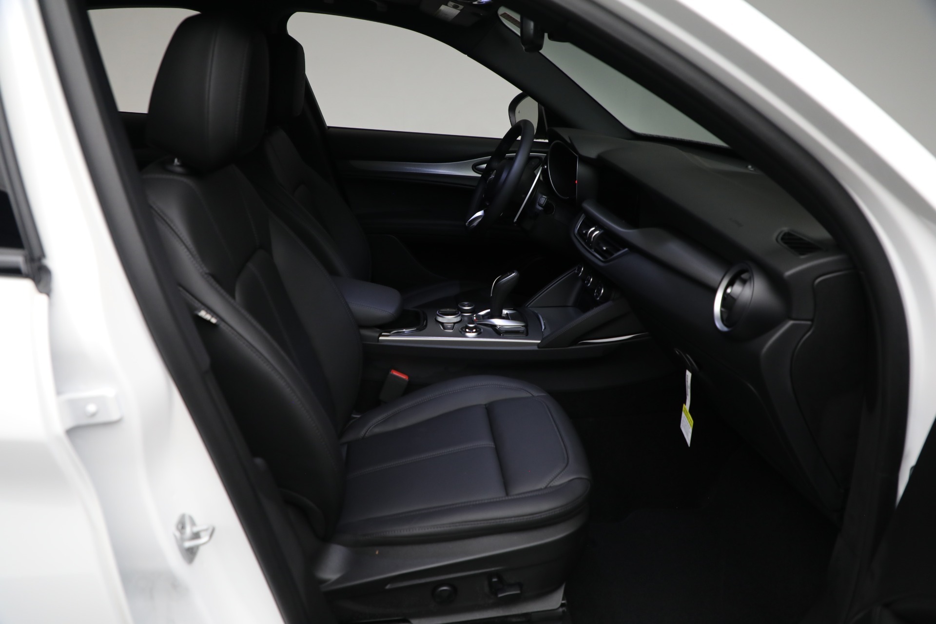 New-2025-Alfa-Romeo-Stelvio