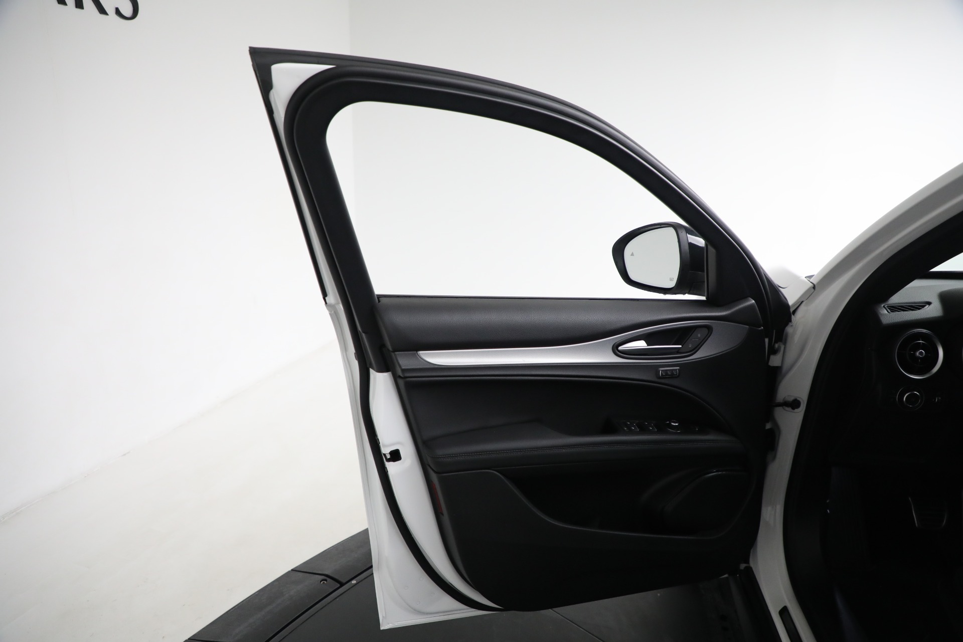 New-2025-Alfa-Romeo-Stelvio