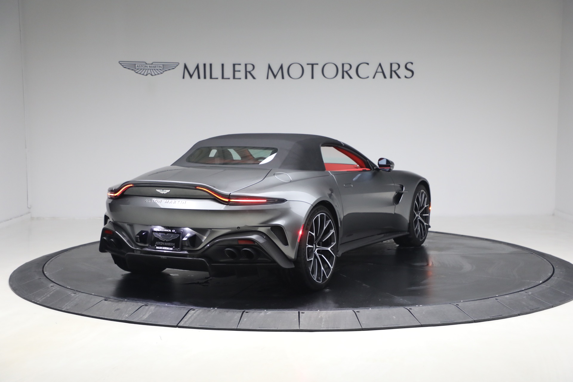 Used-2026-Aston-Martin-Vantage-Roadster