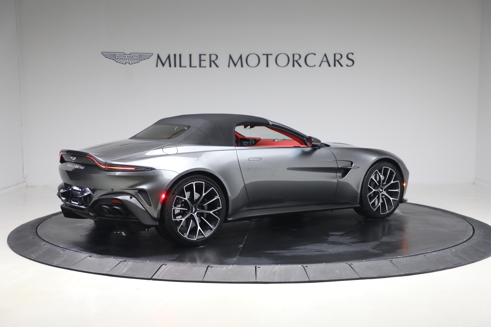 Used-2026-Aston-Martin-Vantage-Roadster