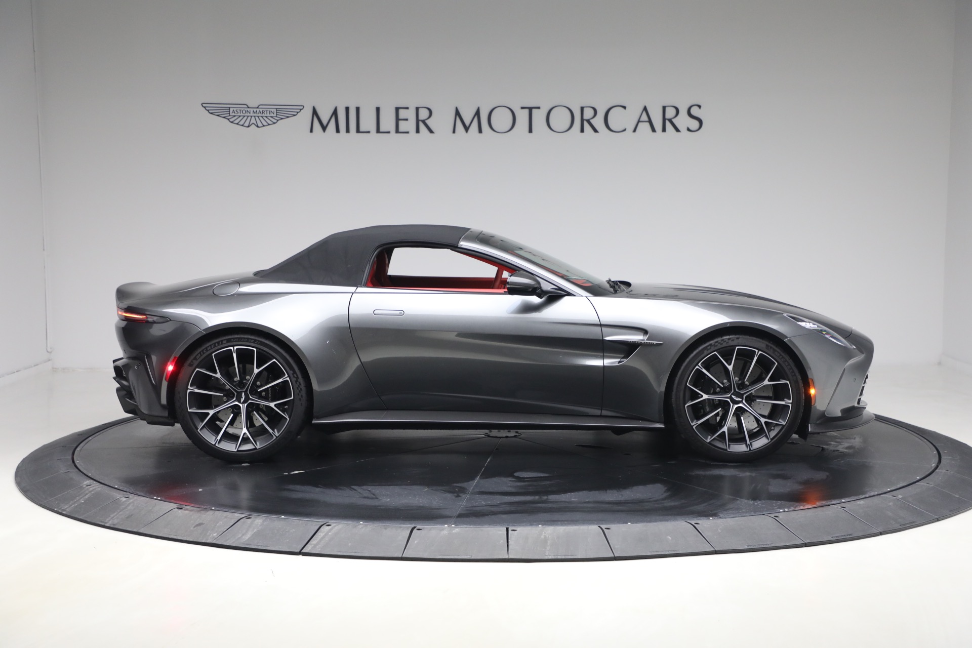 Used-2026-Aston-Martin-Vantage-Roadster