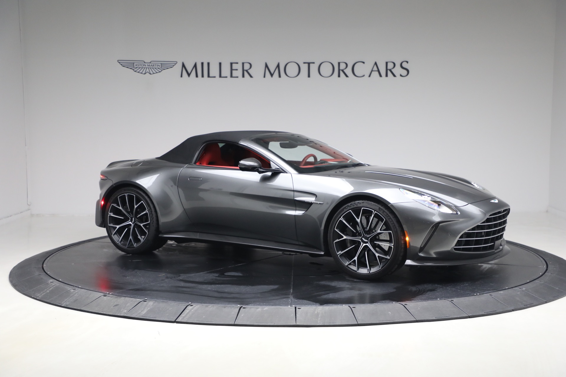 Used-2026-Aston-Martin-Vantage-Roadster