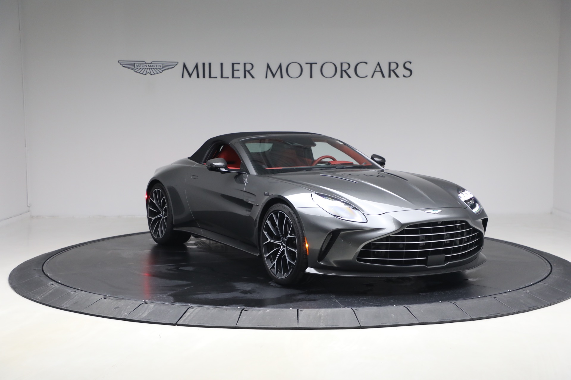 Used-2026-Aston-Martin-Vantage-Roadster
