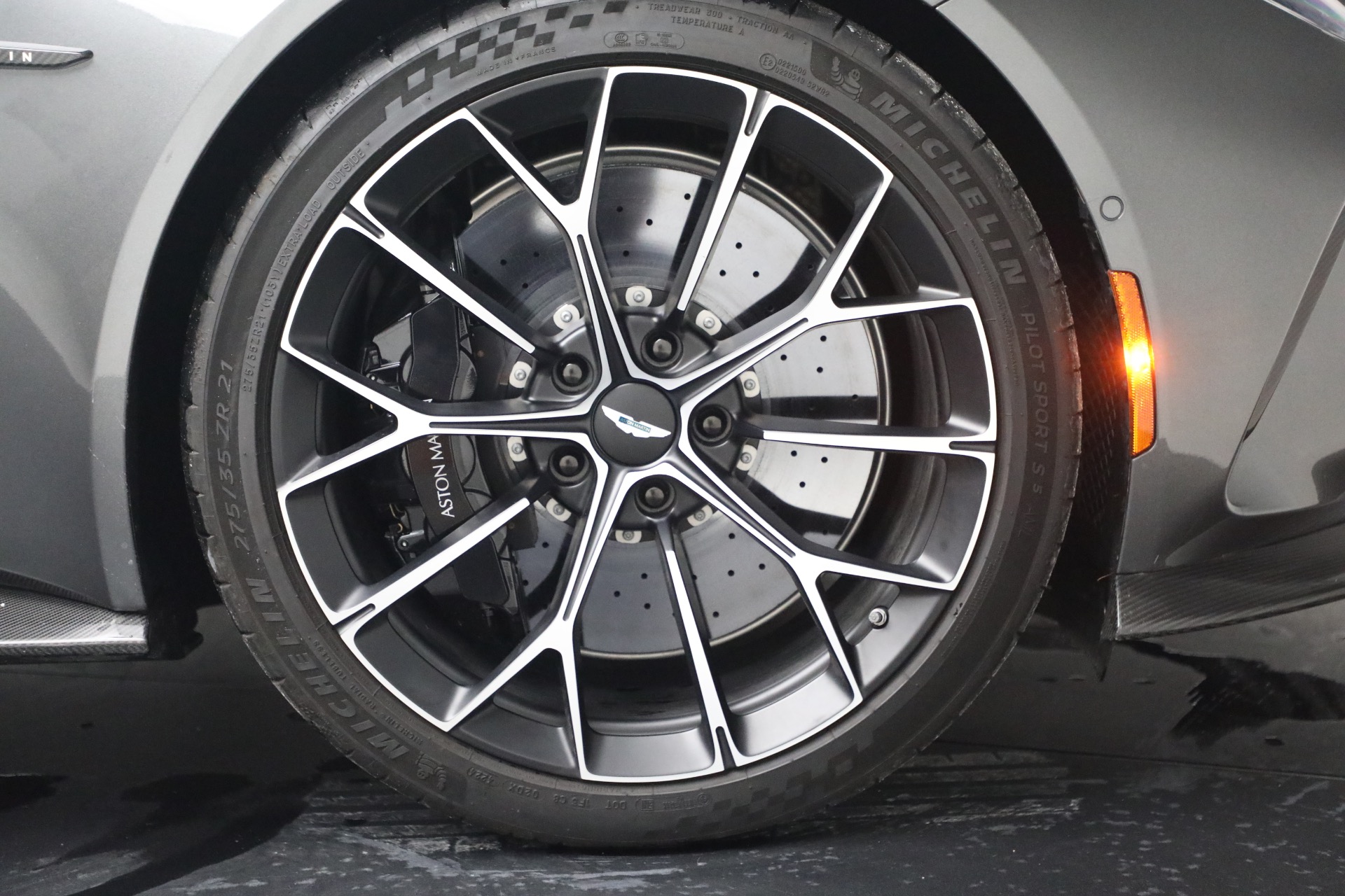 Used-2026-Aston-Martin-Vantage-Roadster