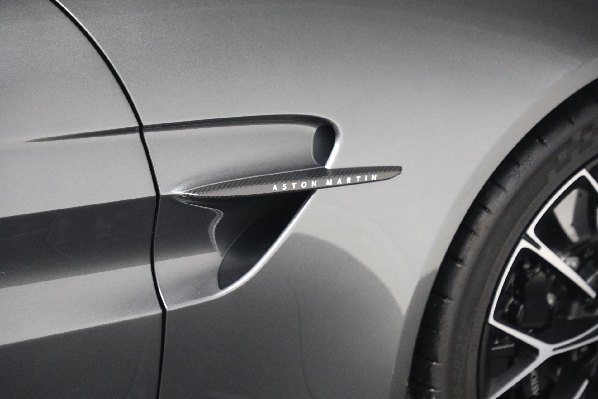 Used-2026-Aston-Martin-Vantage-Roadster