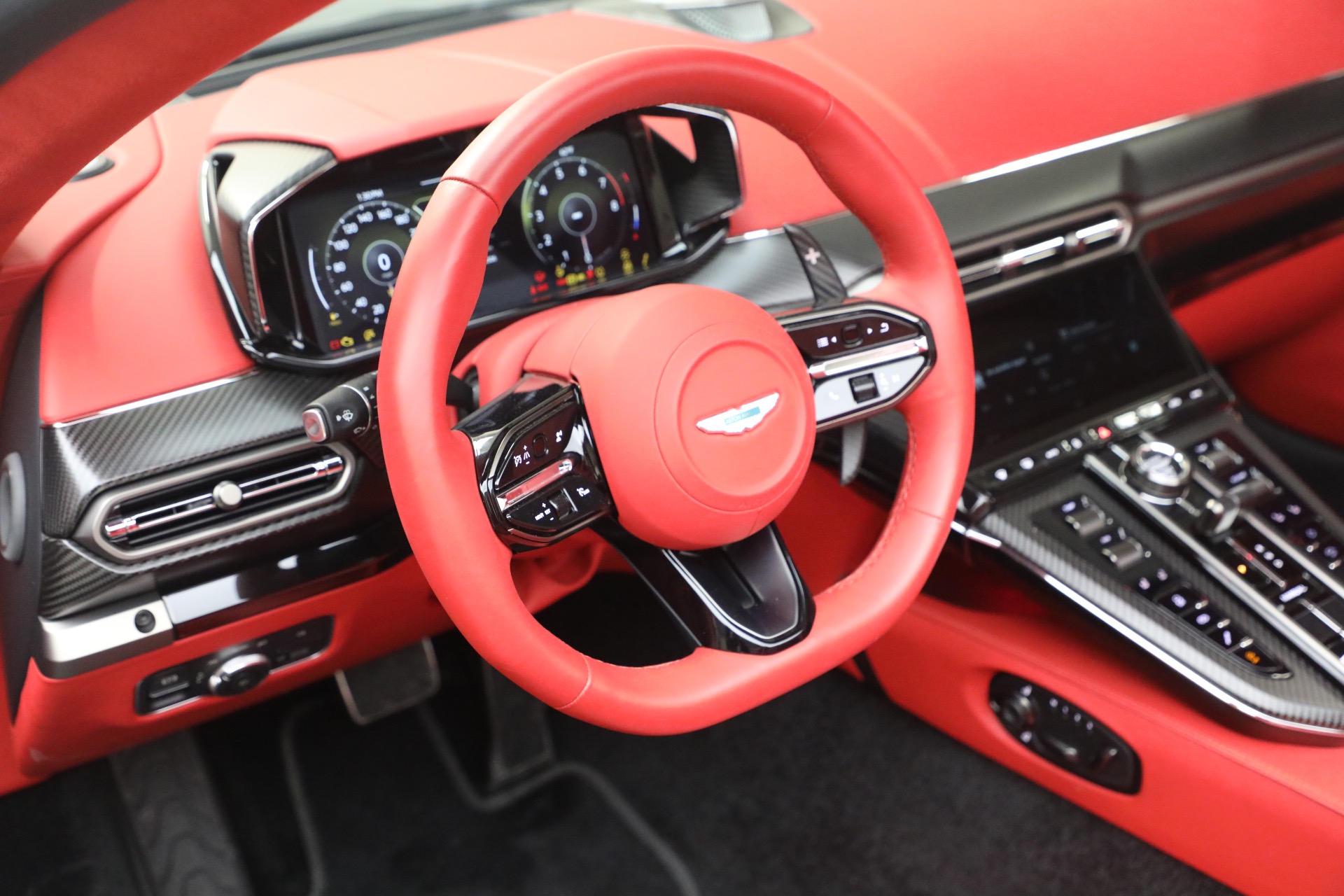 Used-2026-Aston-Martin-Vantage-Roadster