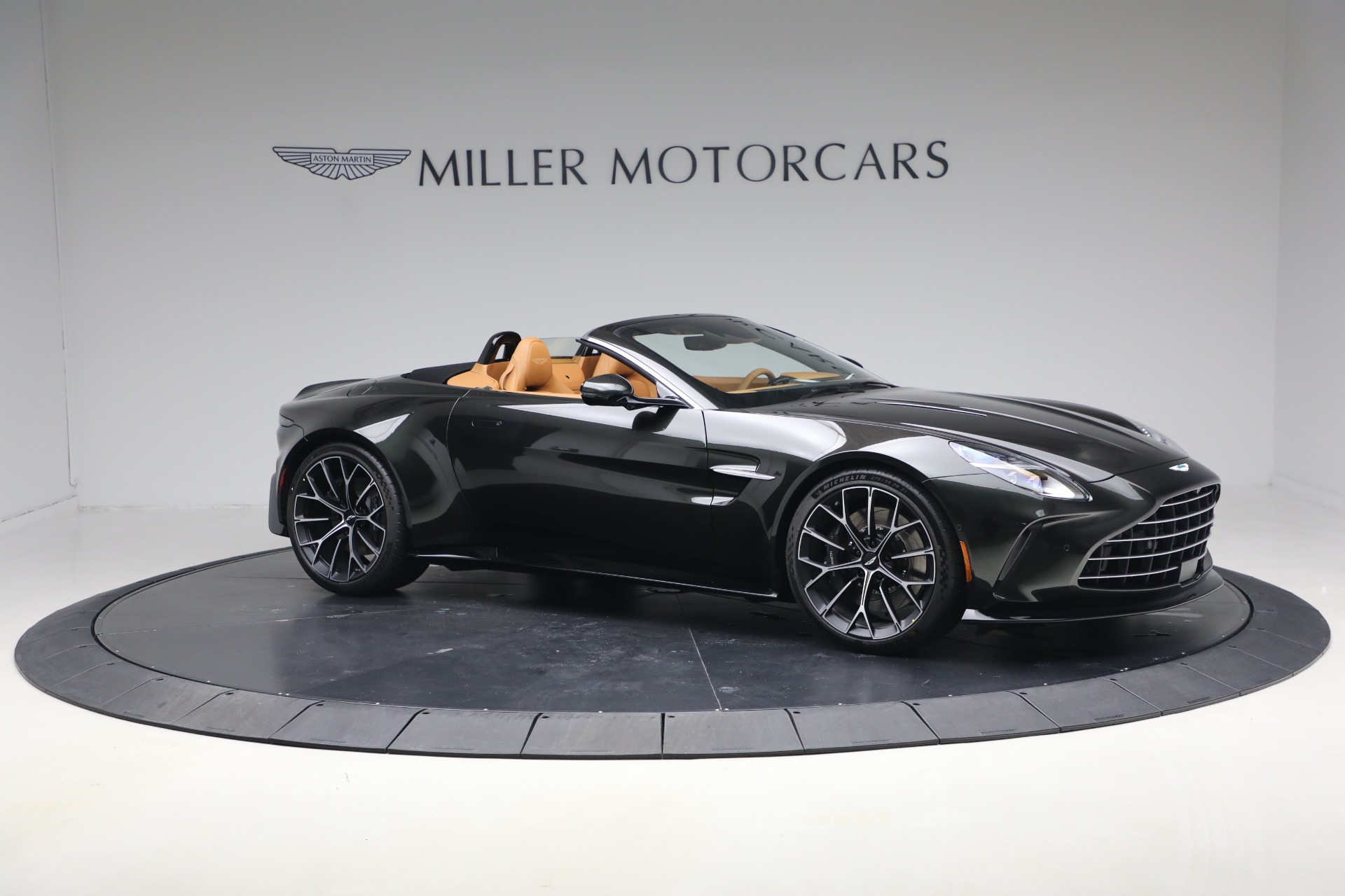 New-2026-Aston-Martin-Vantage-Roadster