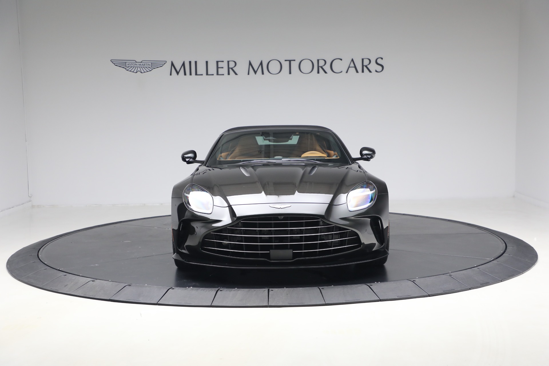 New-2026-Aston-Martin-Vantage-Roadster