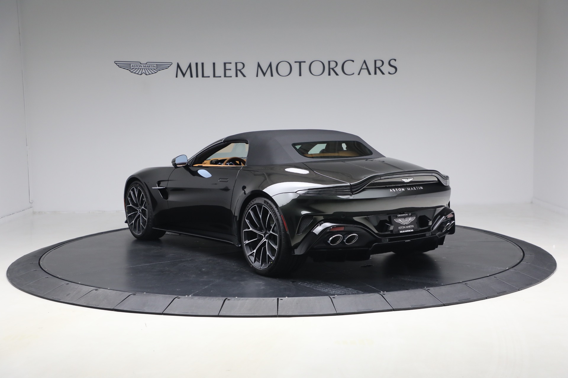 New-2026-Aston-Martin-Vantage-Roadster
