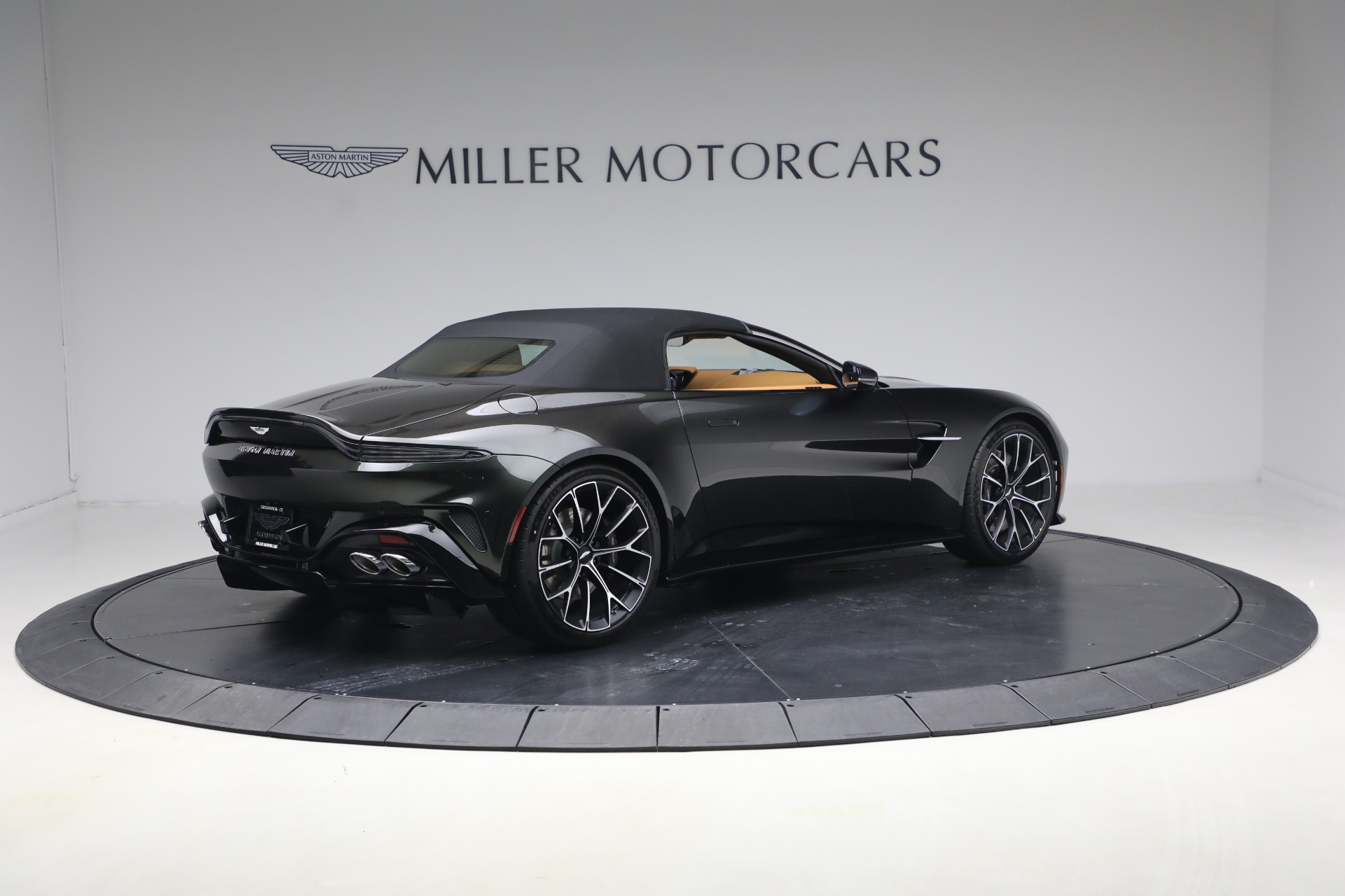 New-2026-Aston-Martin-Vantage-Roadster