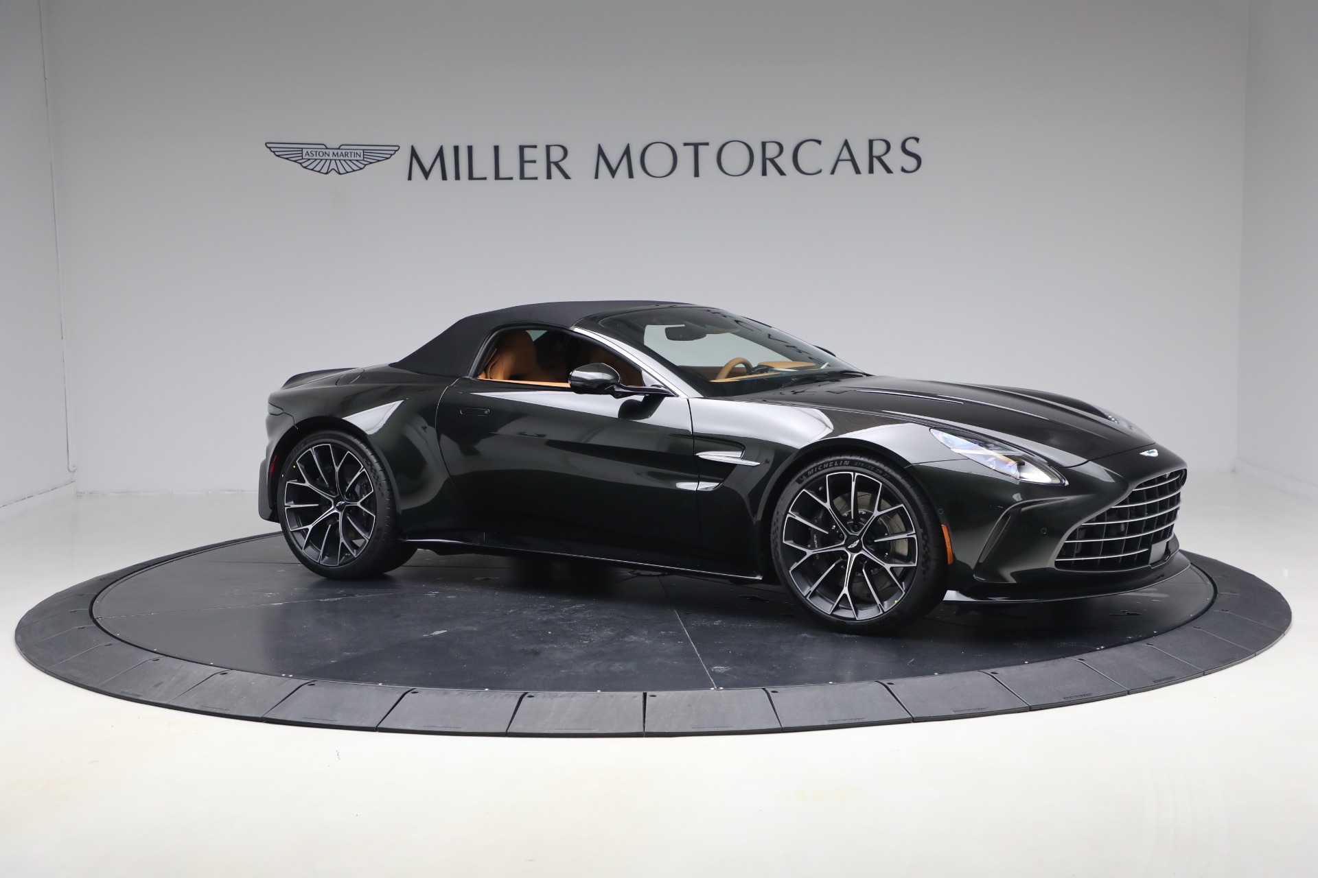 New-2026-Aston-Martin-Vantage-Roadster