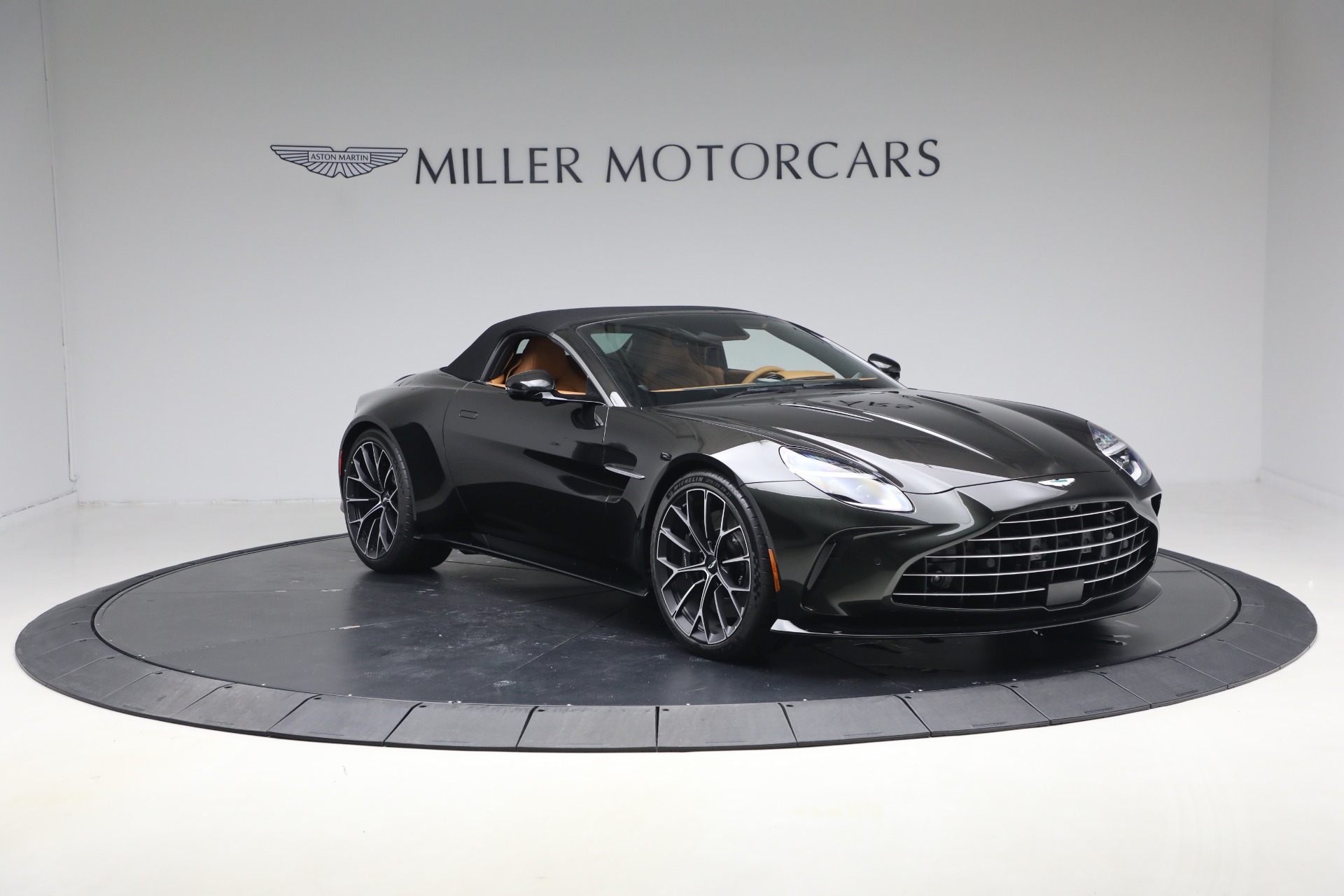 New-2026-Aston-Martin-Vantage-Roadster