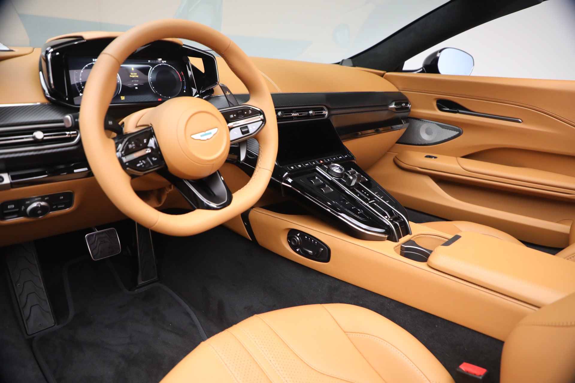 New-2026-Aston-Martin-Vantage-Roadster