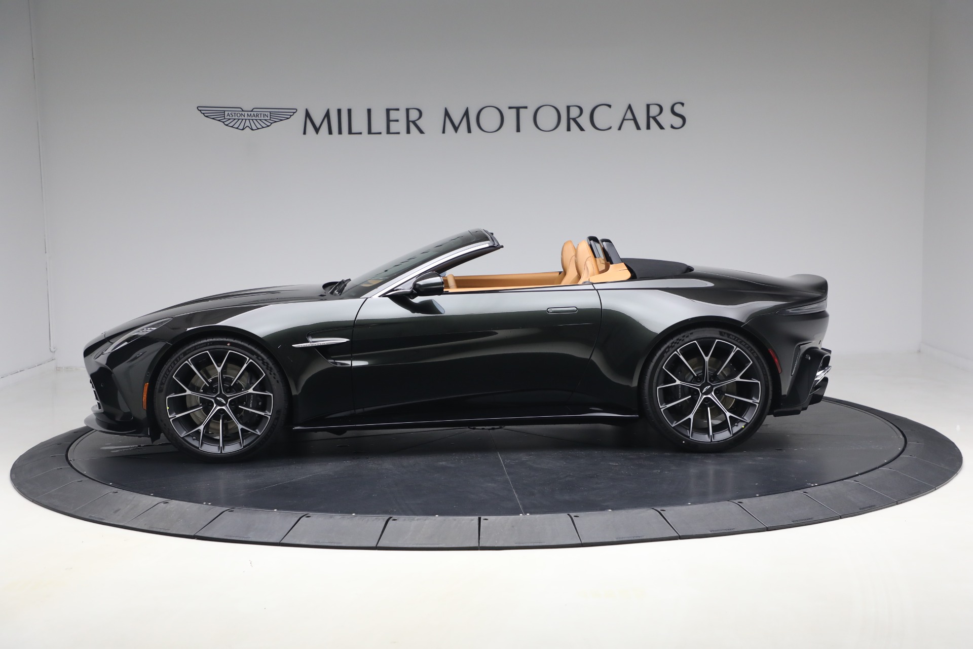 New-2026-Aston-Martin-Vantage-Roadster
