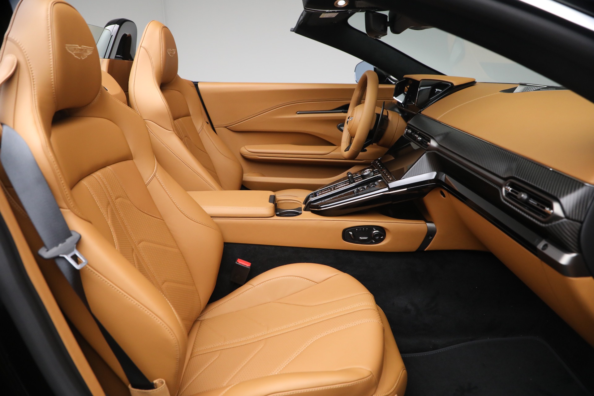 New-2026-Aston-Martin-Vantage-Roadster