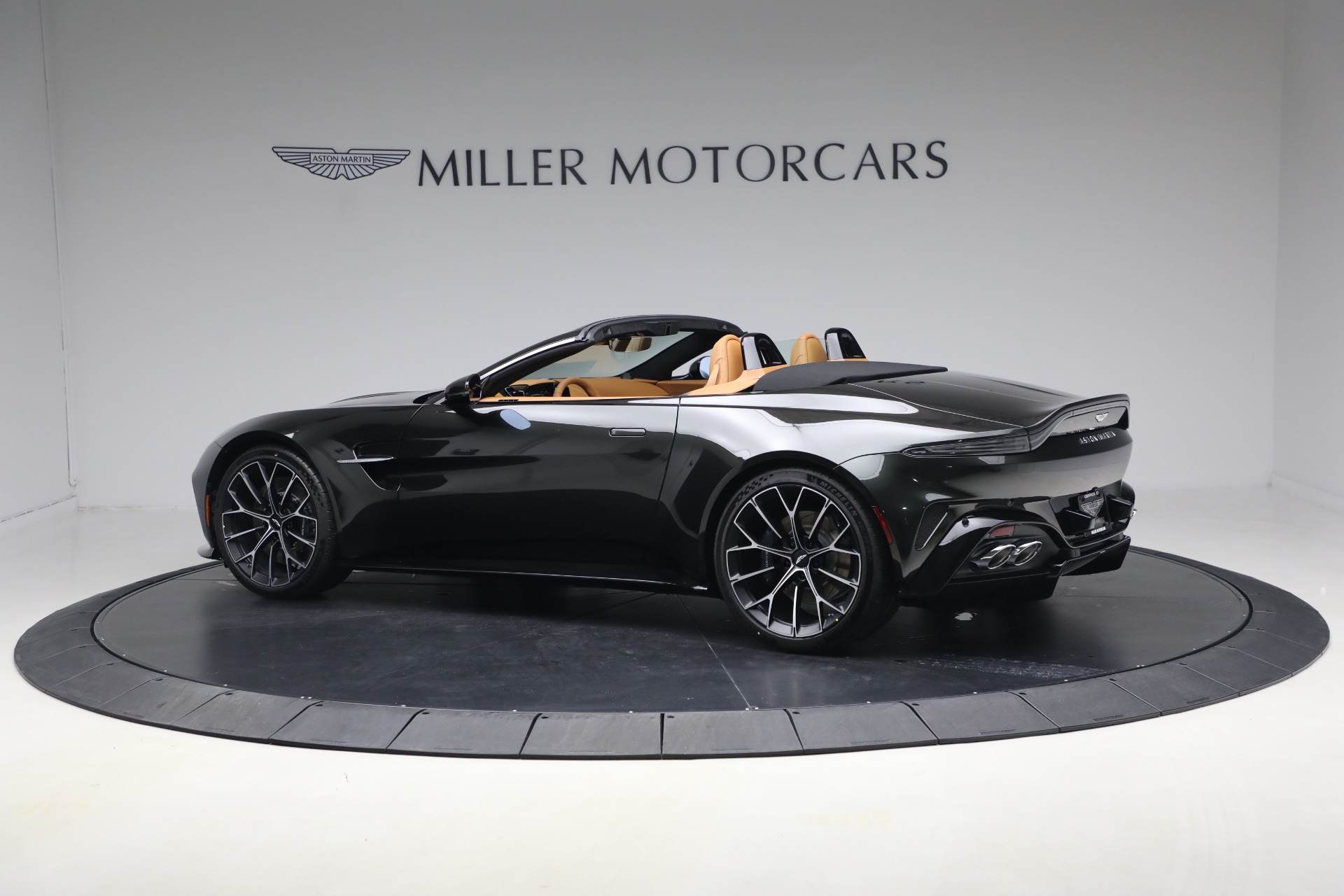 New-2026-Aston-Martin-Vantage-Roadster