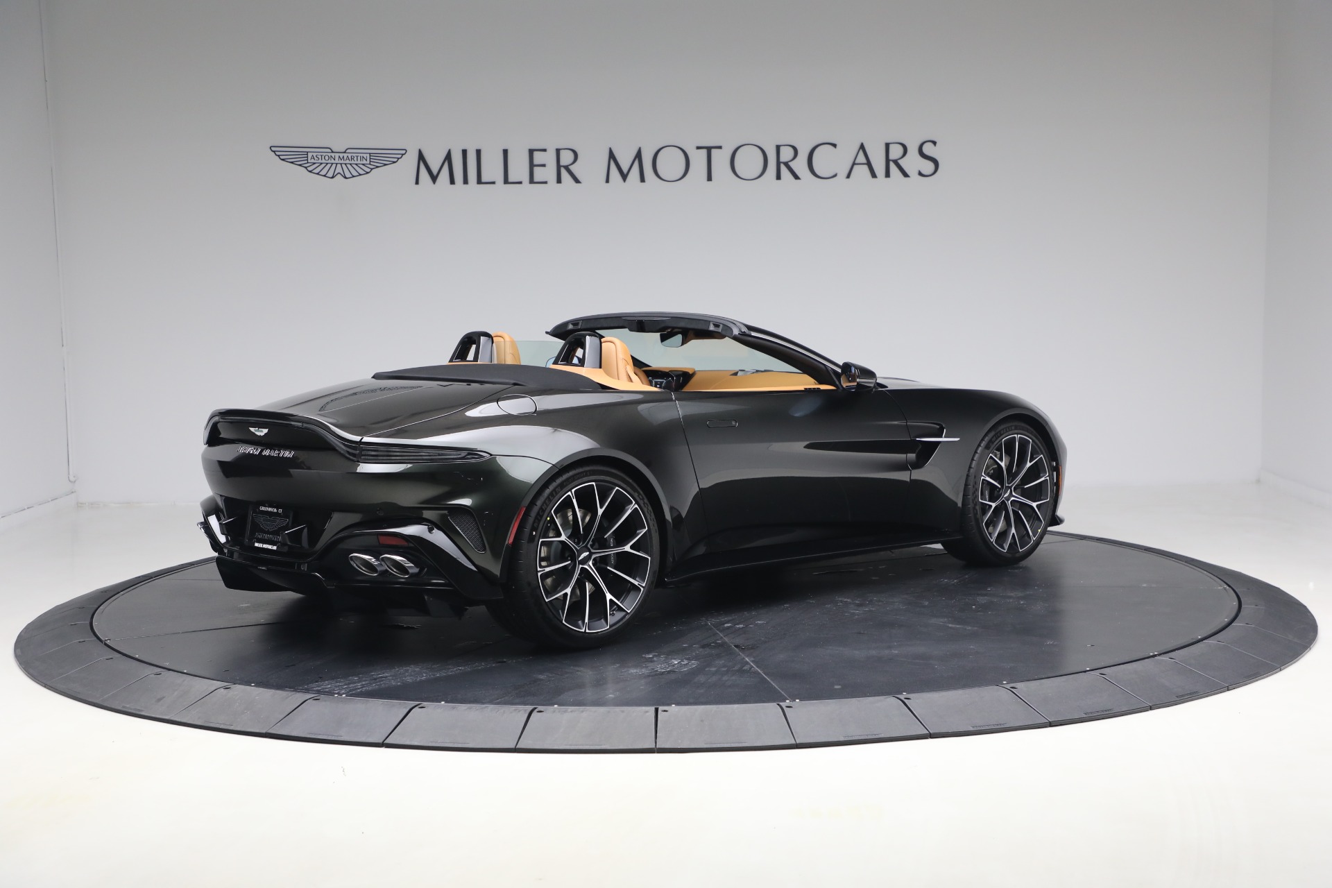 New-2026-Aston-Martin-Vantage-Roadster