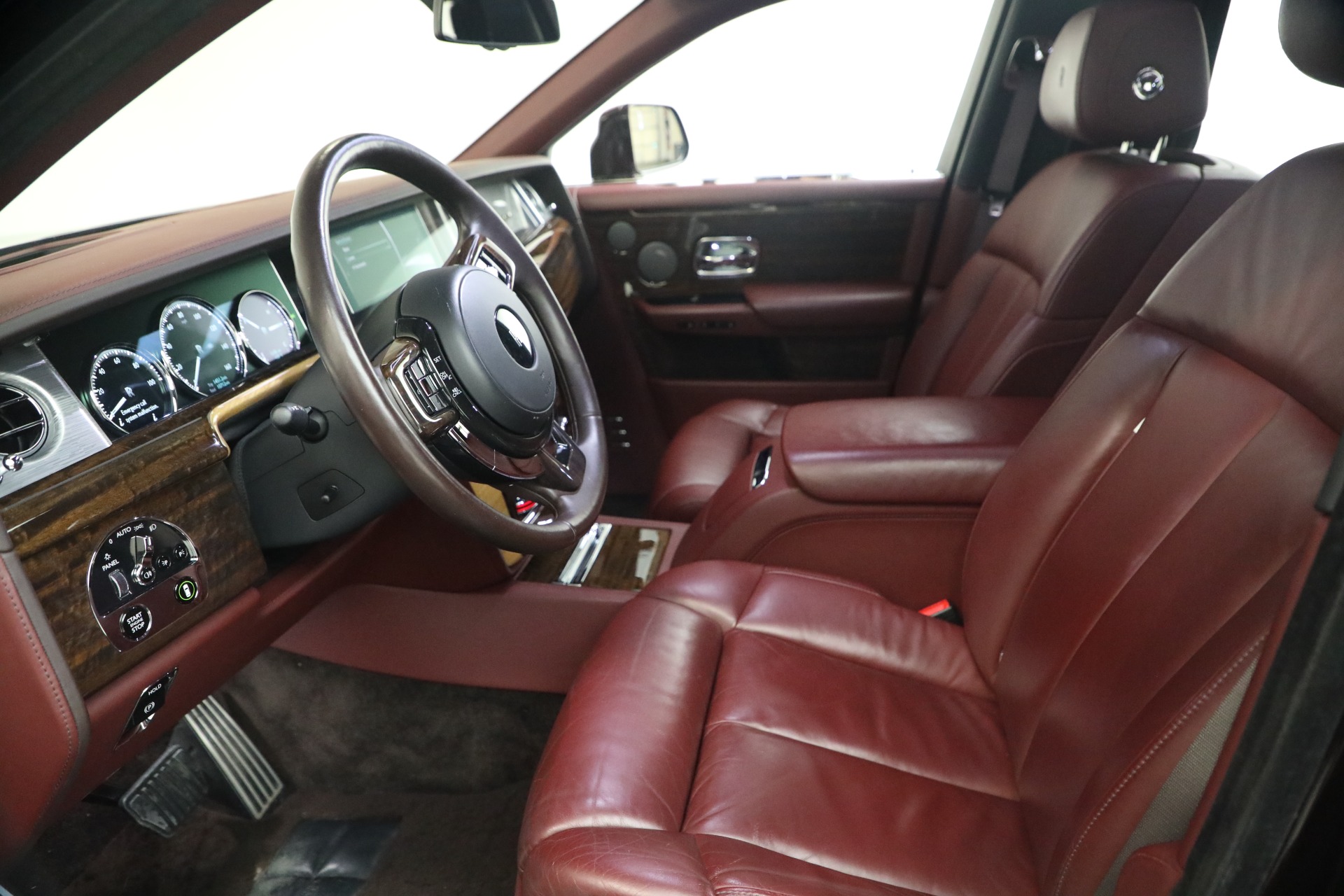 Used-2018-Rolls-Royce-Phantom-EWB
