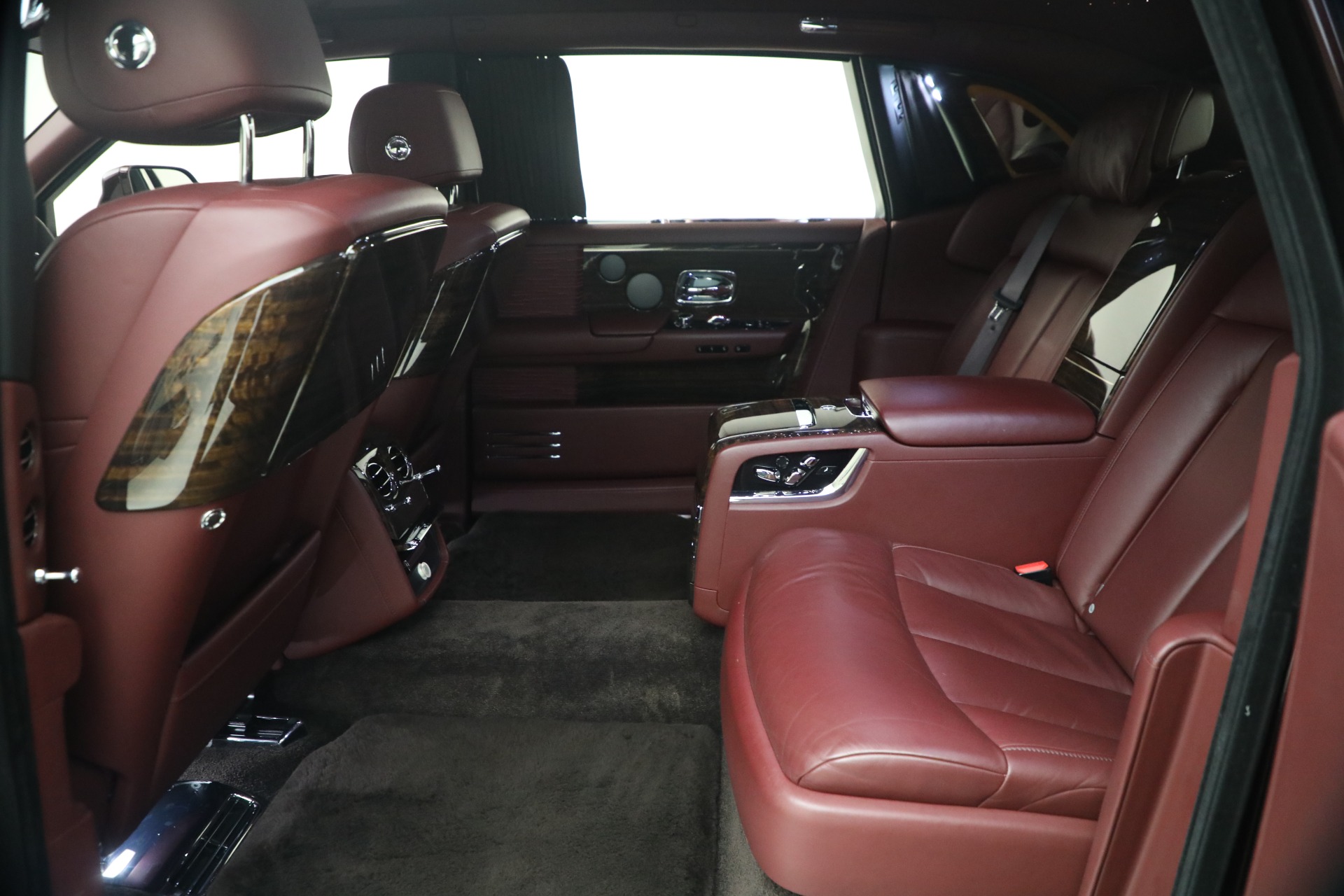 Used-2018-Rolls-Royce-Phantom-EWB