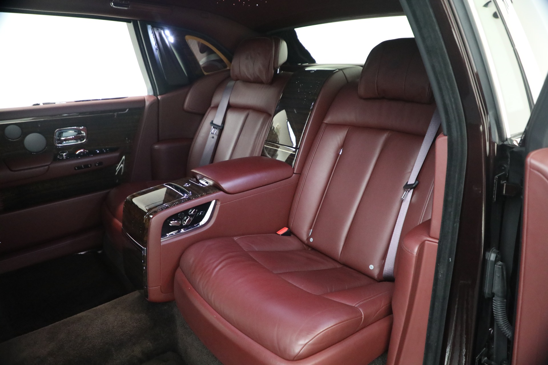 Used-2018-Rolls-Royce-Phantom-EWB