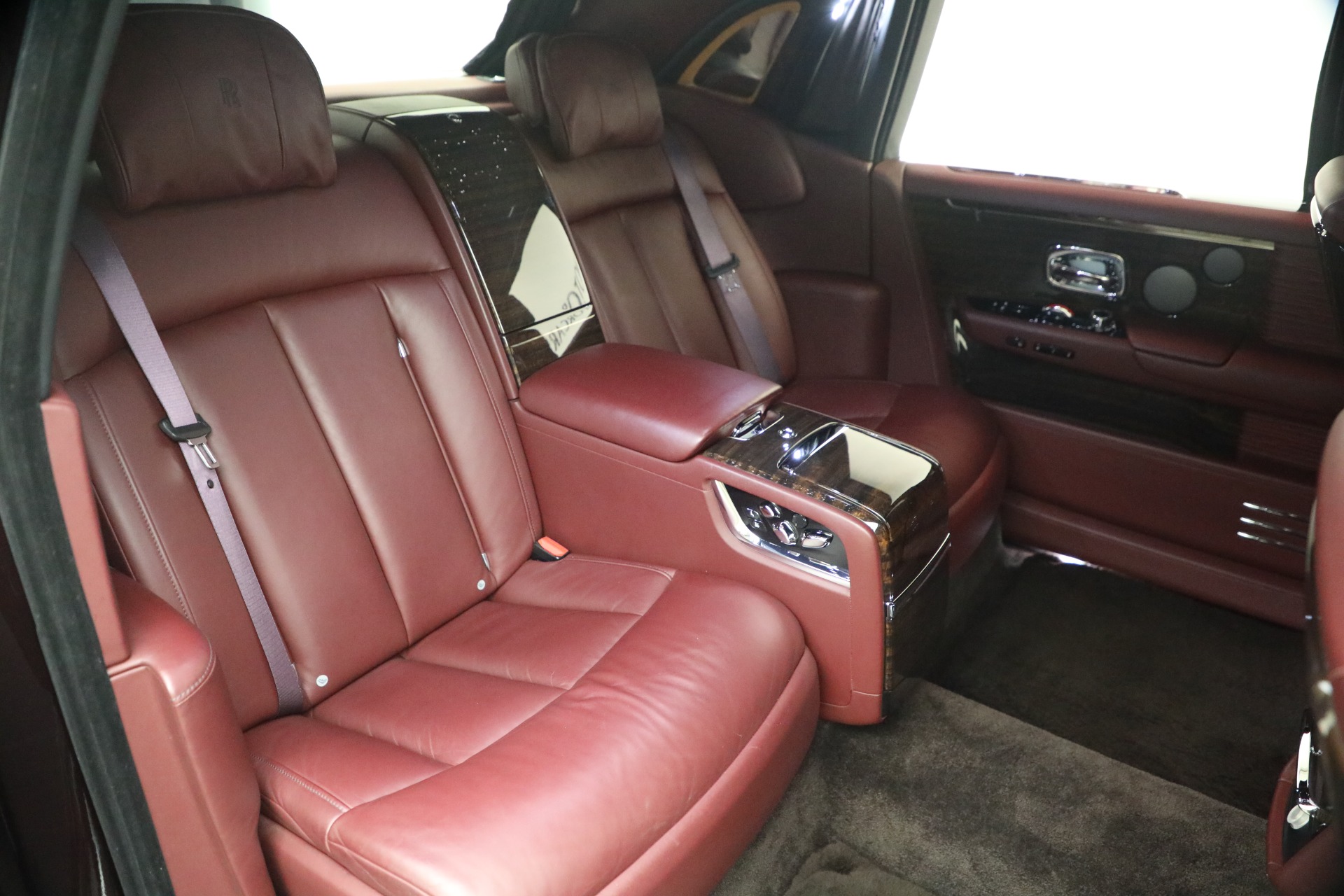 Used-2018-Rolls-Royce-Phantom-EWB