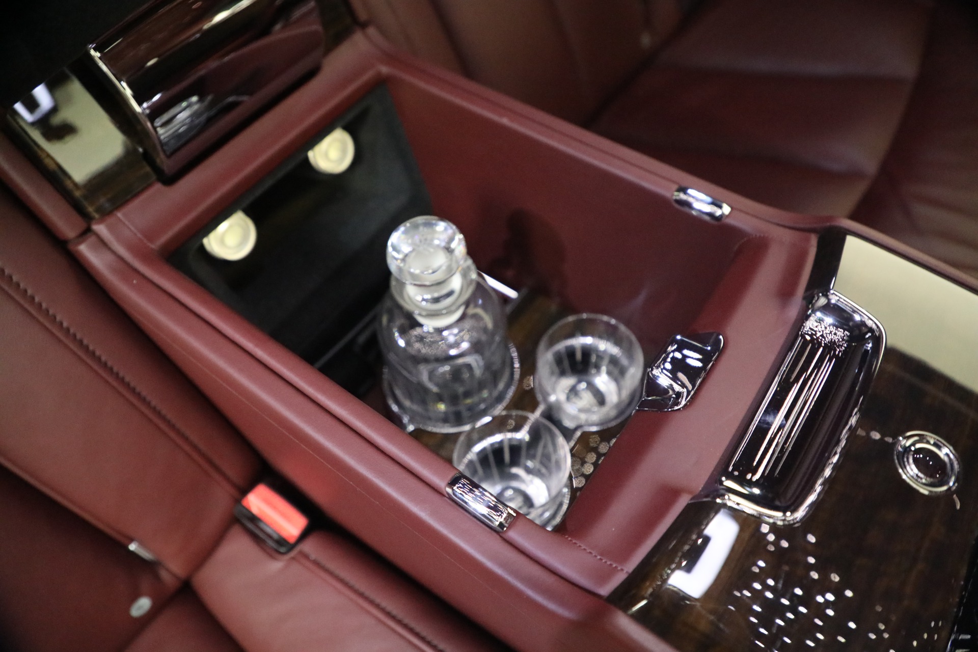 Used-2018-Rolls-Royce-Phantom-EWB