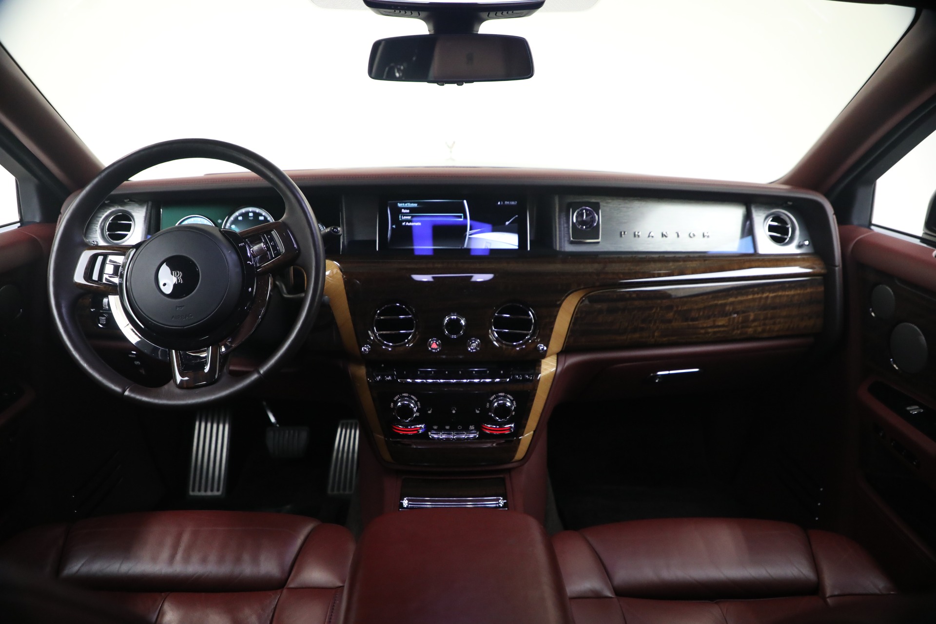Used-2018-Rolls-Royce-Phantom-EWB