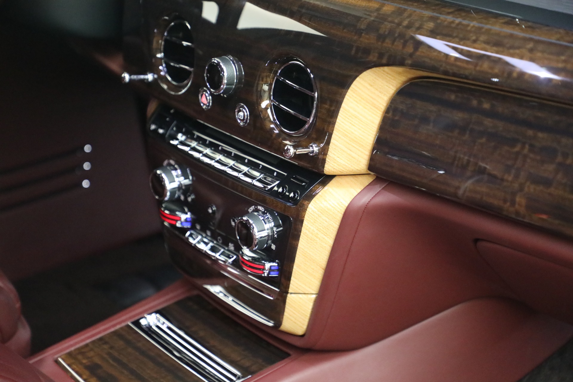Used-2018-Rolls-Royce-Phantom-EWB