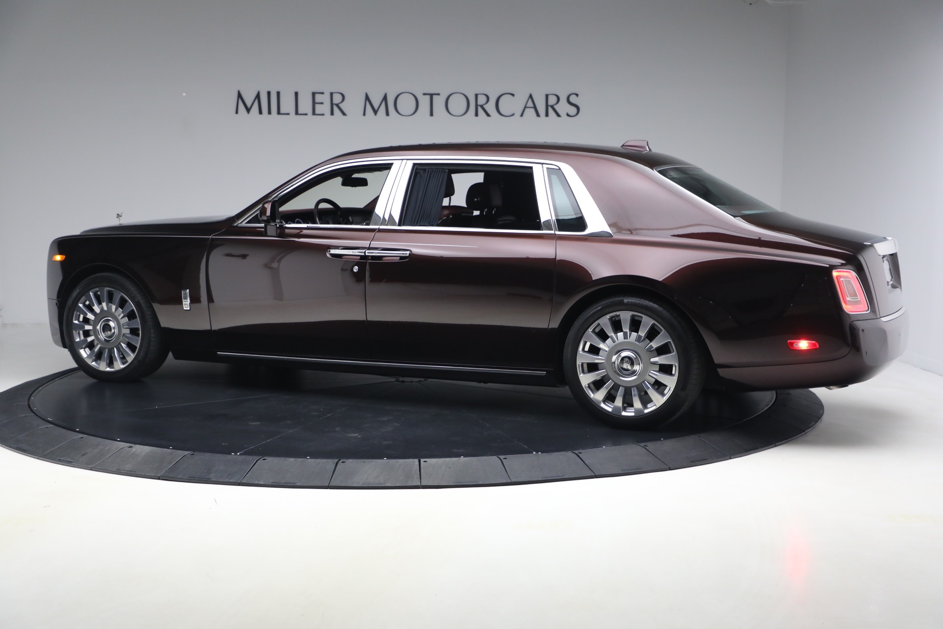 Used-2018-Rolls-Royce-Phantom-EWB