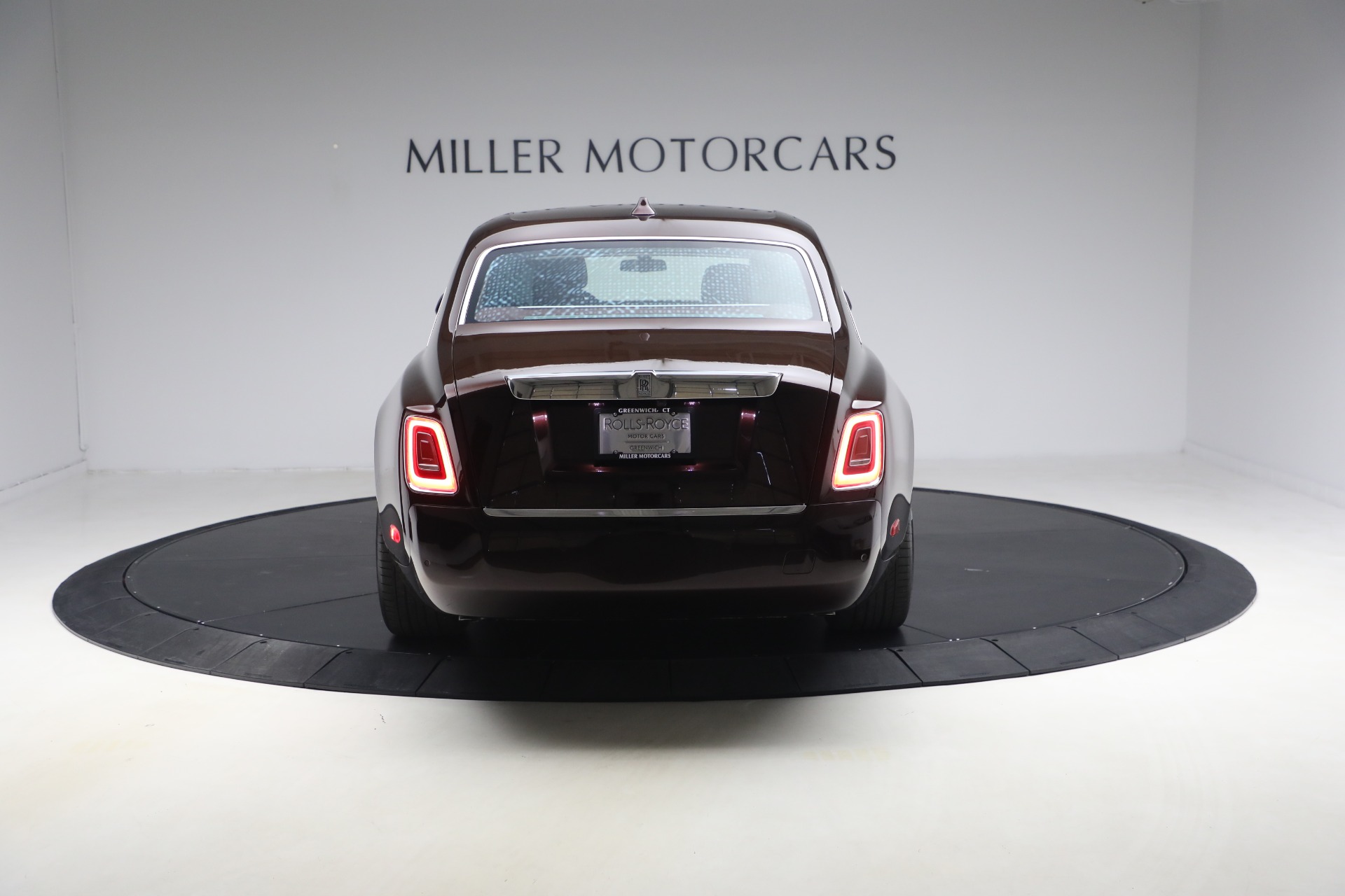 Used-2018-Rolls-Royce-Phantom-EWB