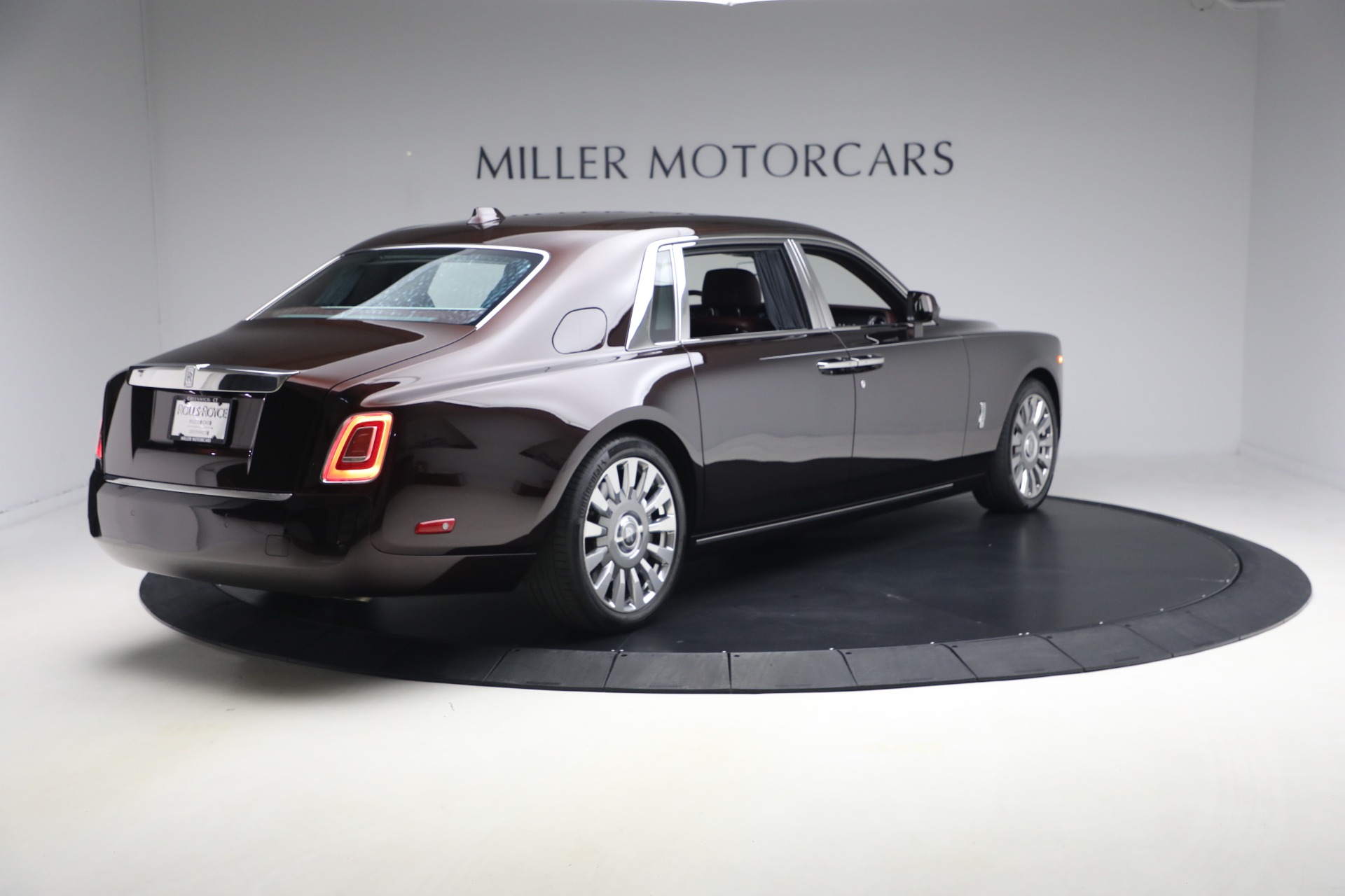 Used-2018-Rolls-Royce-Phantom-EWB