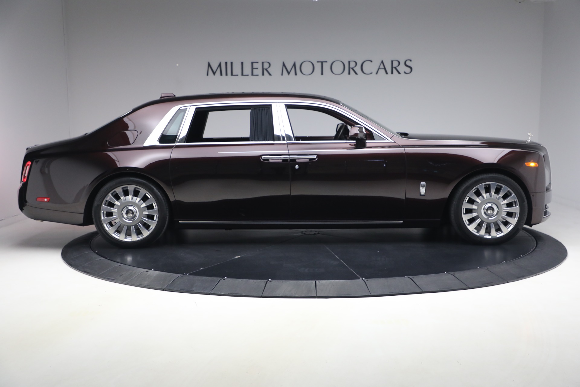 Used-2018-Rolls-Royce-Phantom-EWB