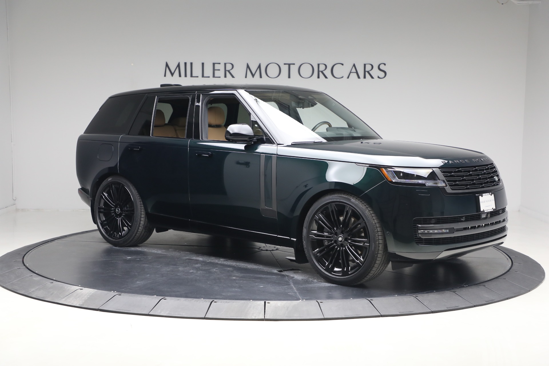 Used-2025-Land-Rover-Range-Rover-P530-SE