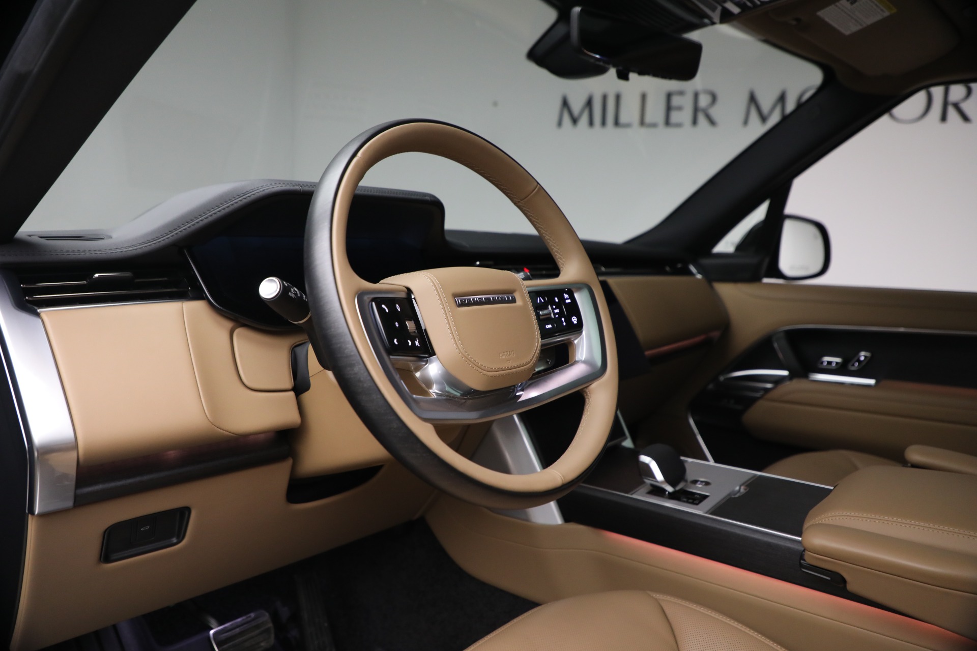 Used-2025-Land-Rover-Range-Rover-P530-SE