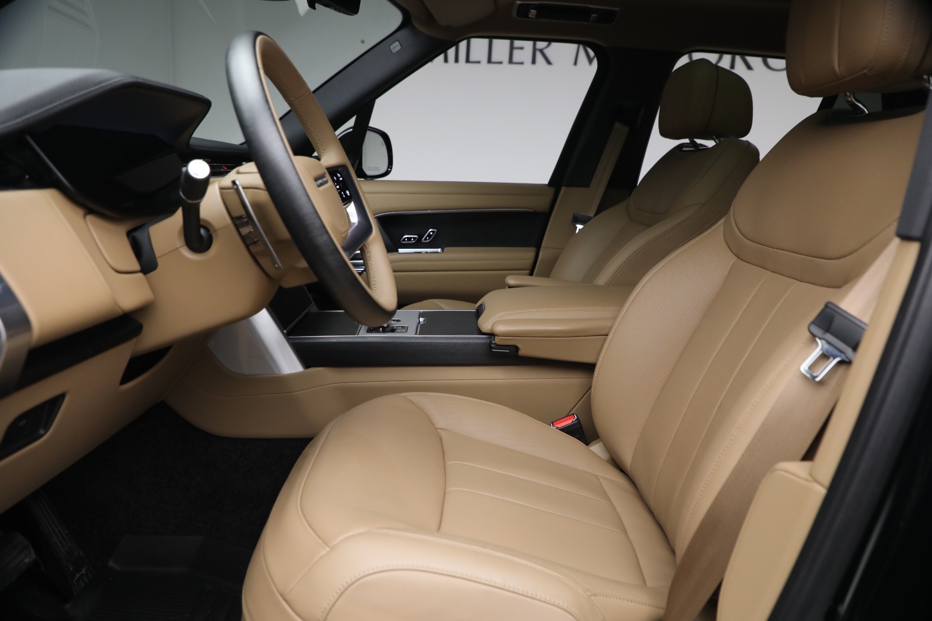 Used-2025-Land-Rover-Range-Rover-P530-SE