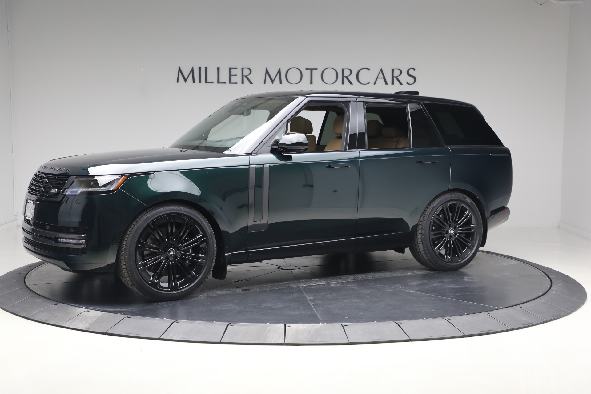 Used-2025-Land-Rover-Range-Rover-P530-SE