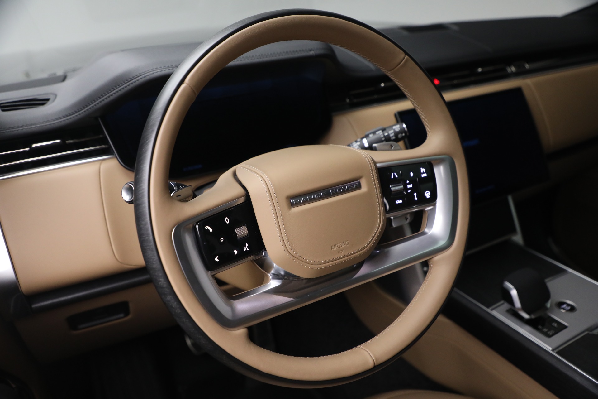 Used-2025-Land-Rover-Range-Rover-P530-SE