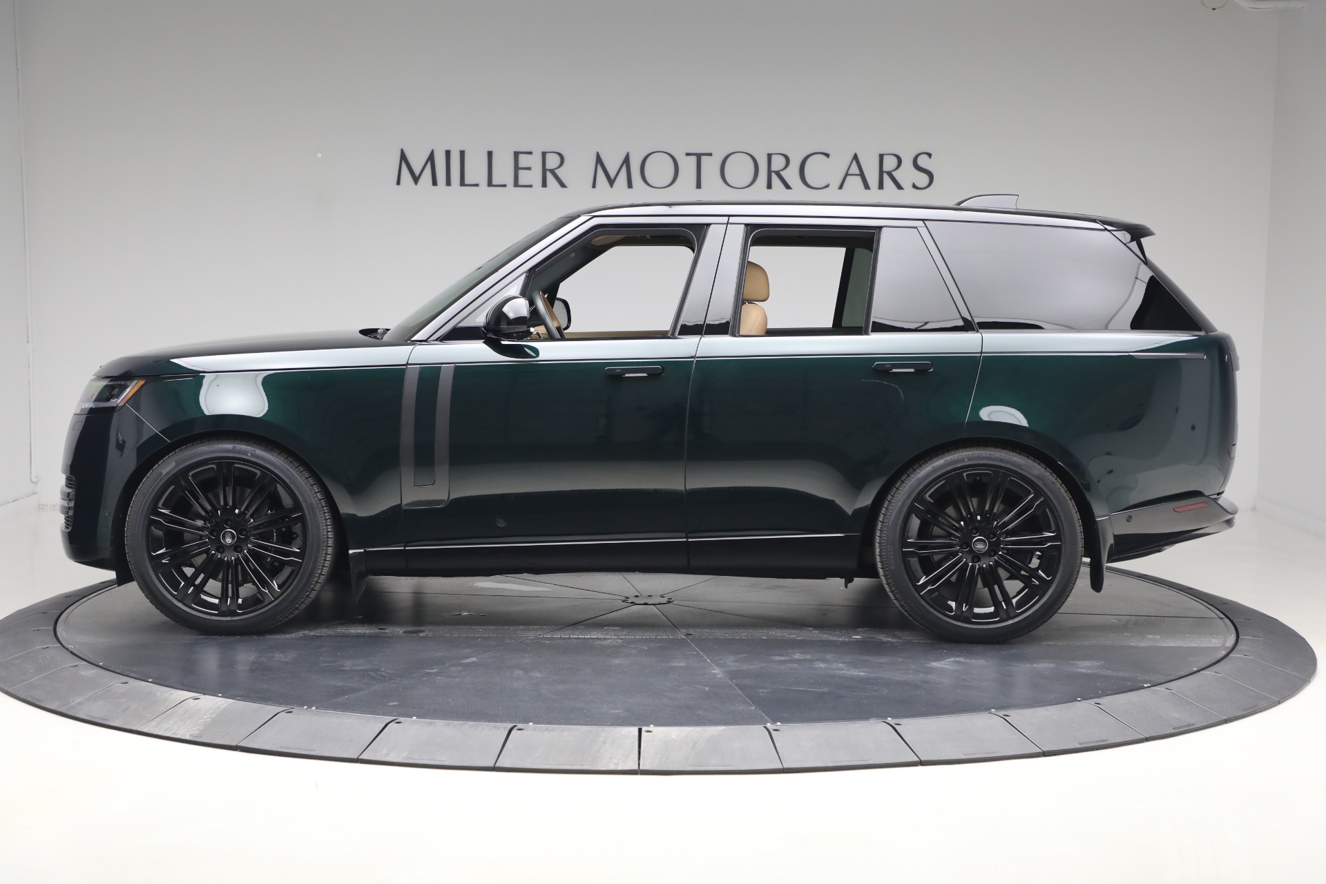 Used-2025-Land-Rover-Range-Rover-P530-SE