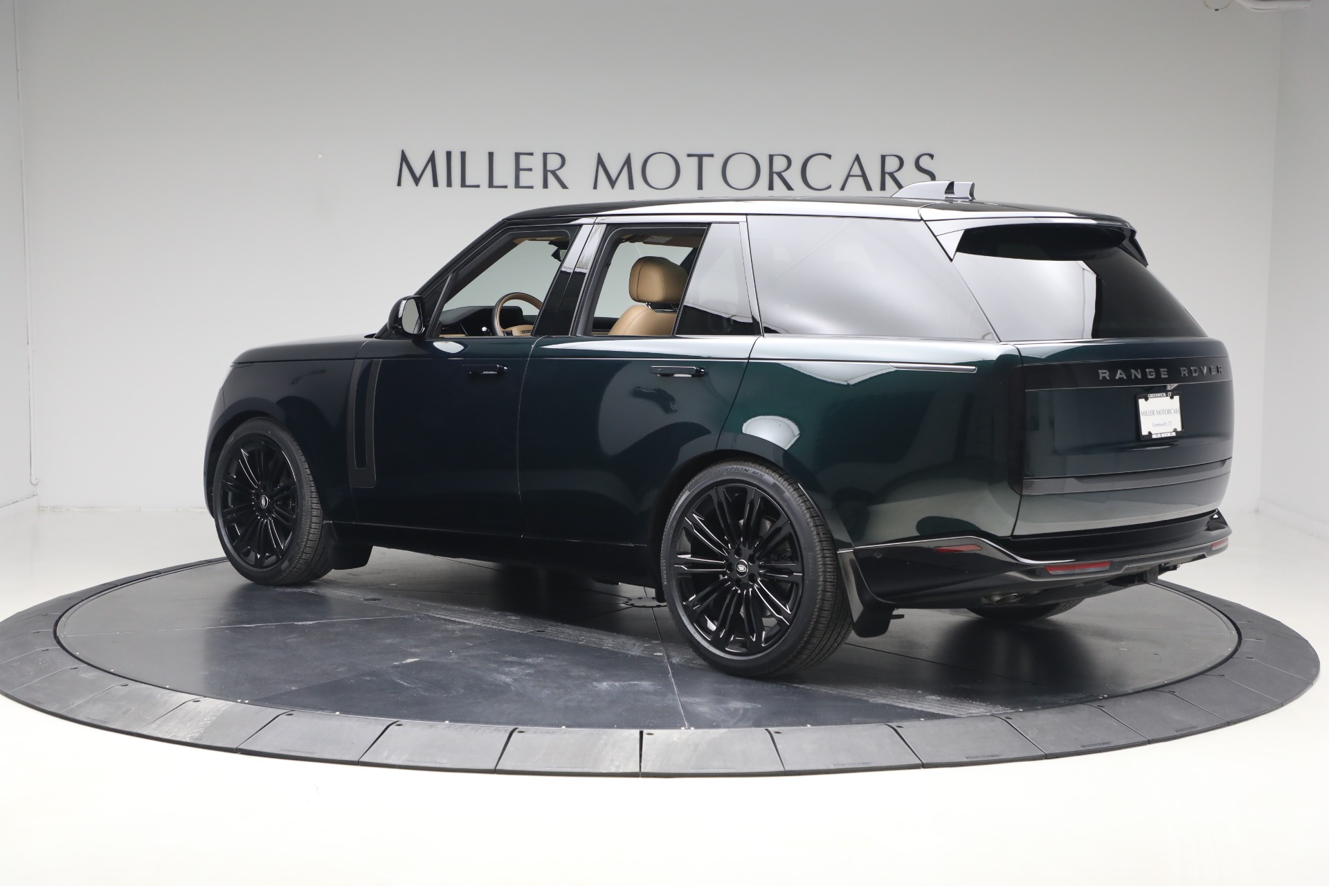 Used-2025-Land-Rover-Range-Rover-P530-SE