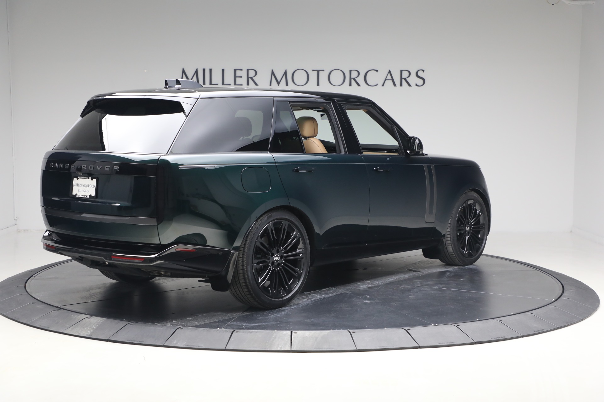 Used-2025-Land-Rover-Range-Rover-P530-SE