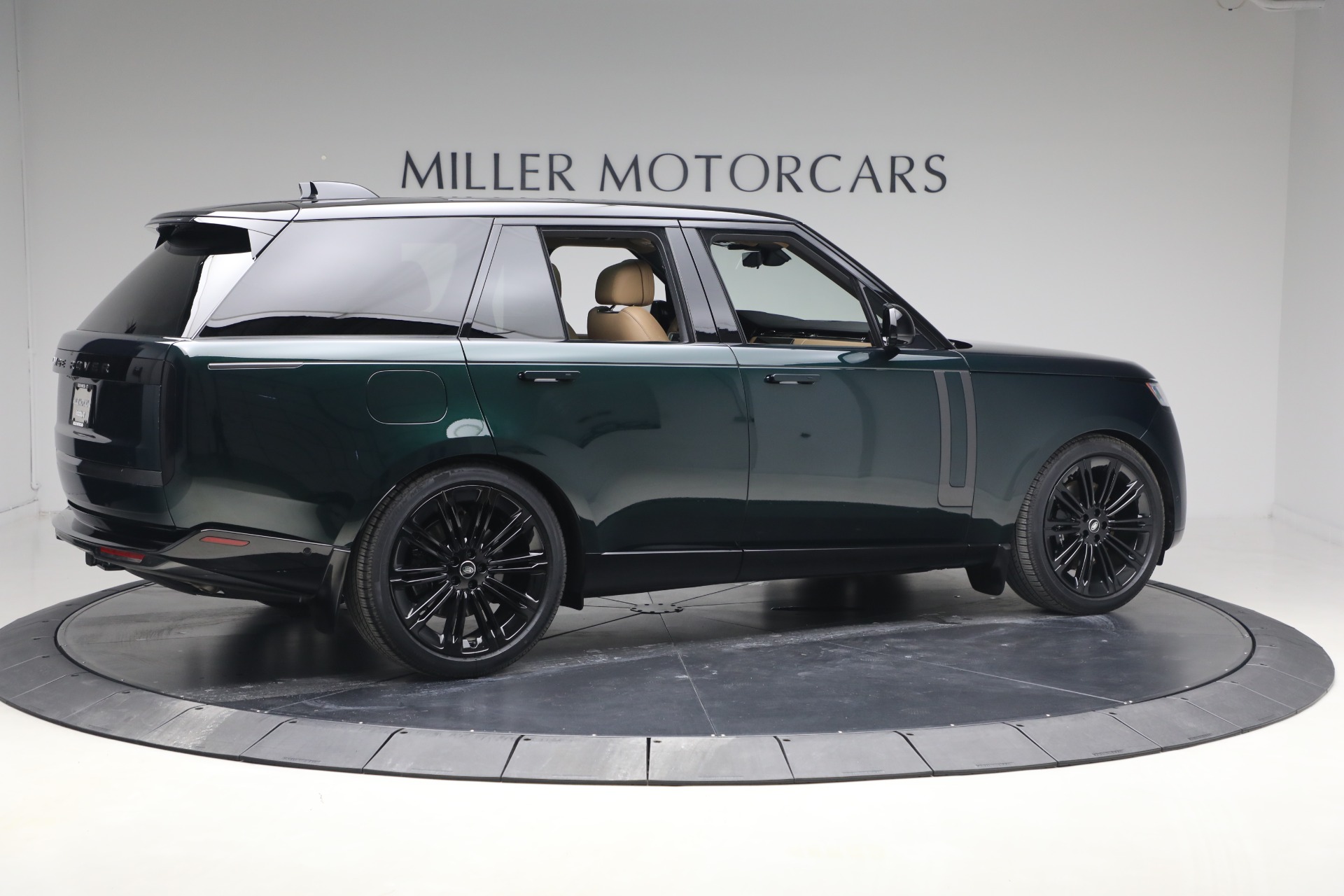 Used-2025-Land-Rover-Range-Rover-P530-SE