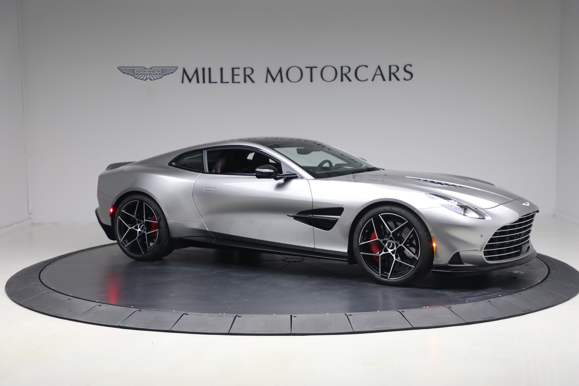 New-2026-Aston-Martin-Vanquish