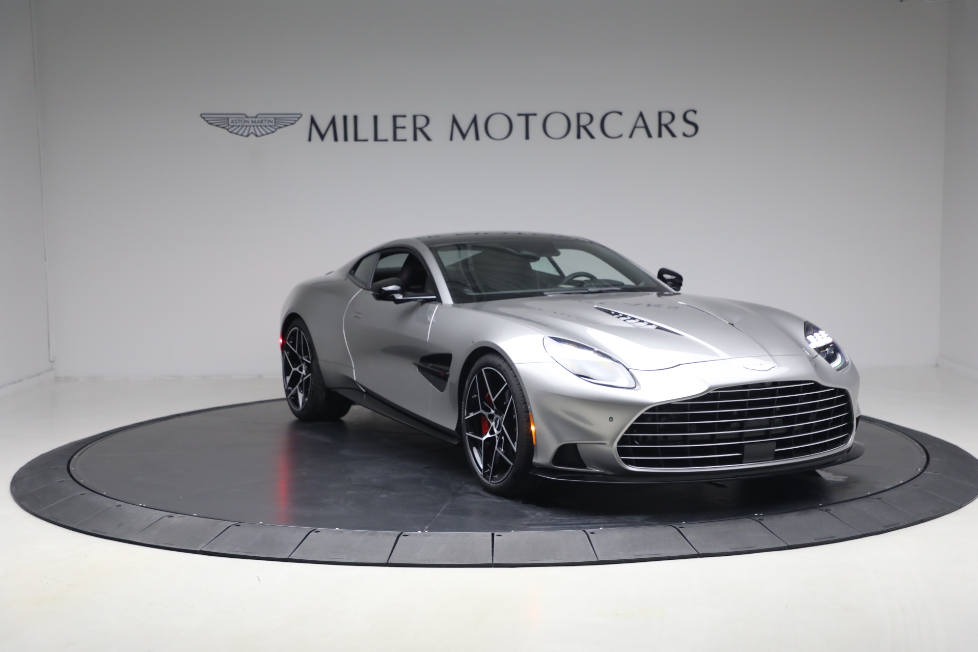 New-2026-Aston-Martin-Vanquish