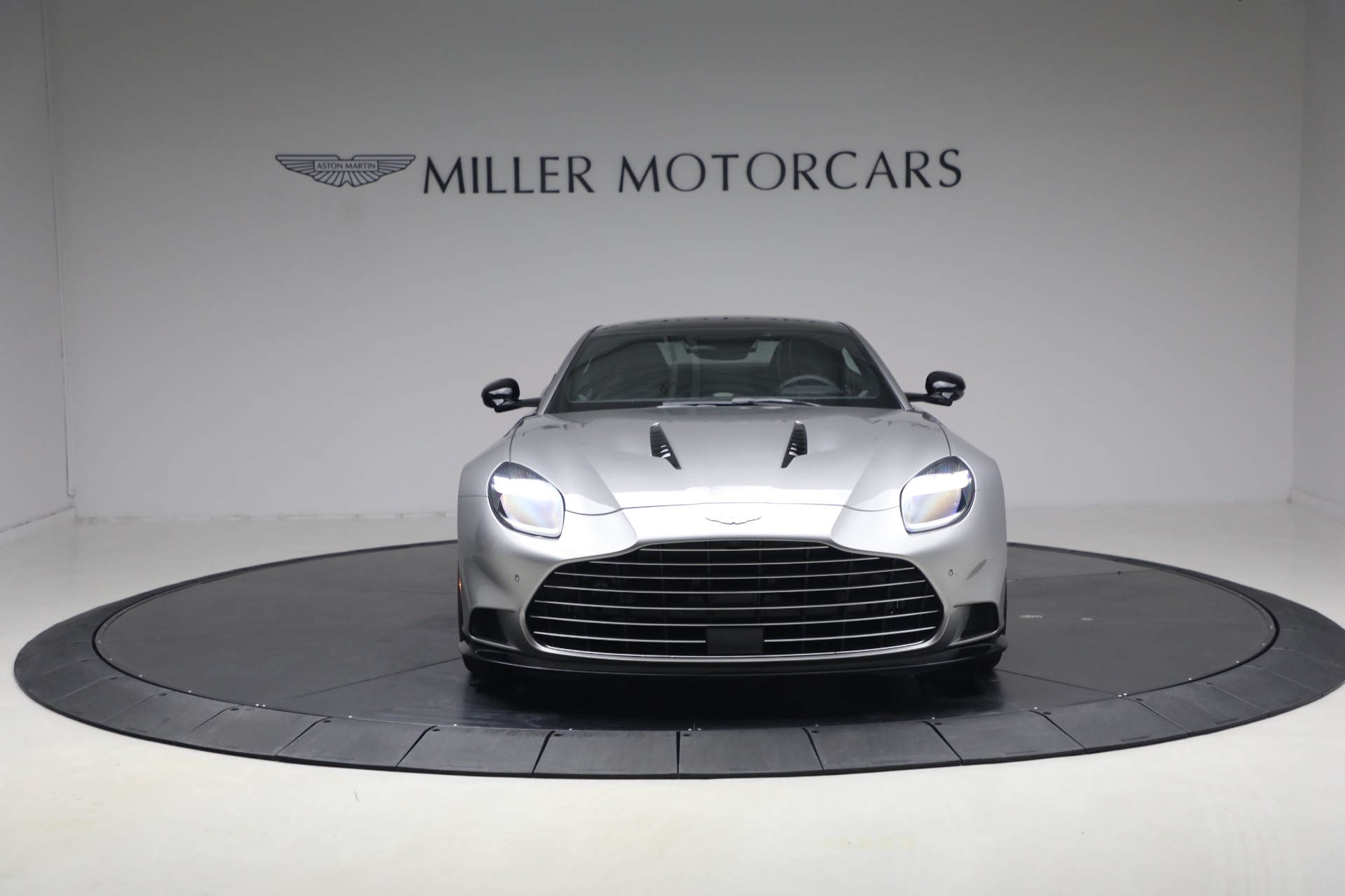 New-2026-Aston-Martin-Vanquish