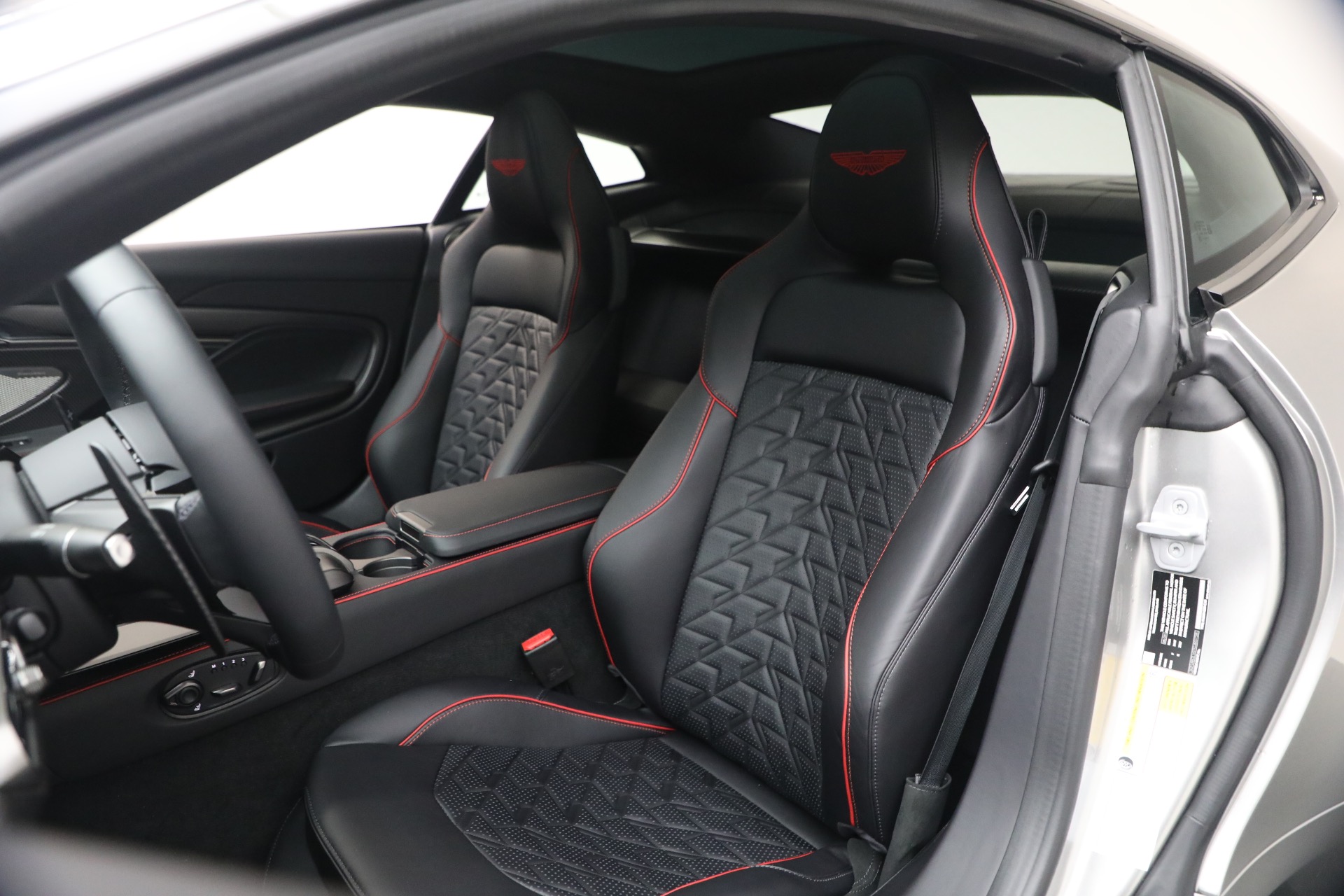 New-2026-Aston-Martin-Vanquish