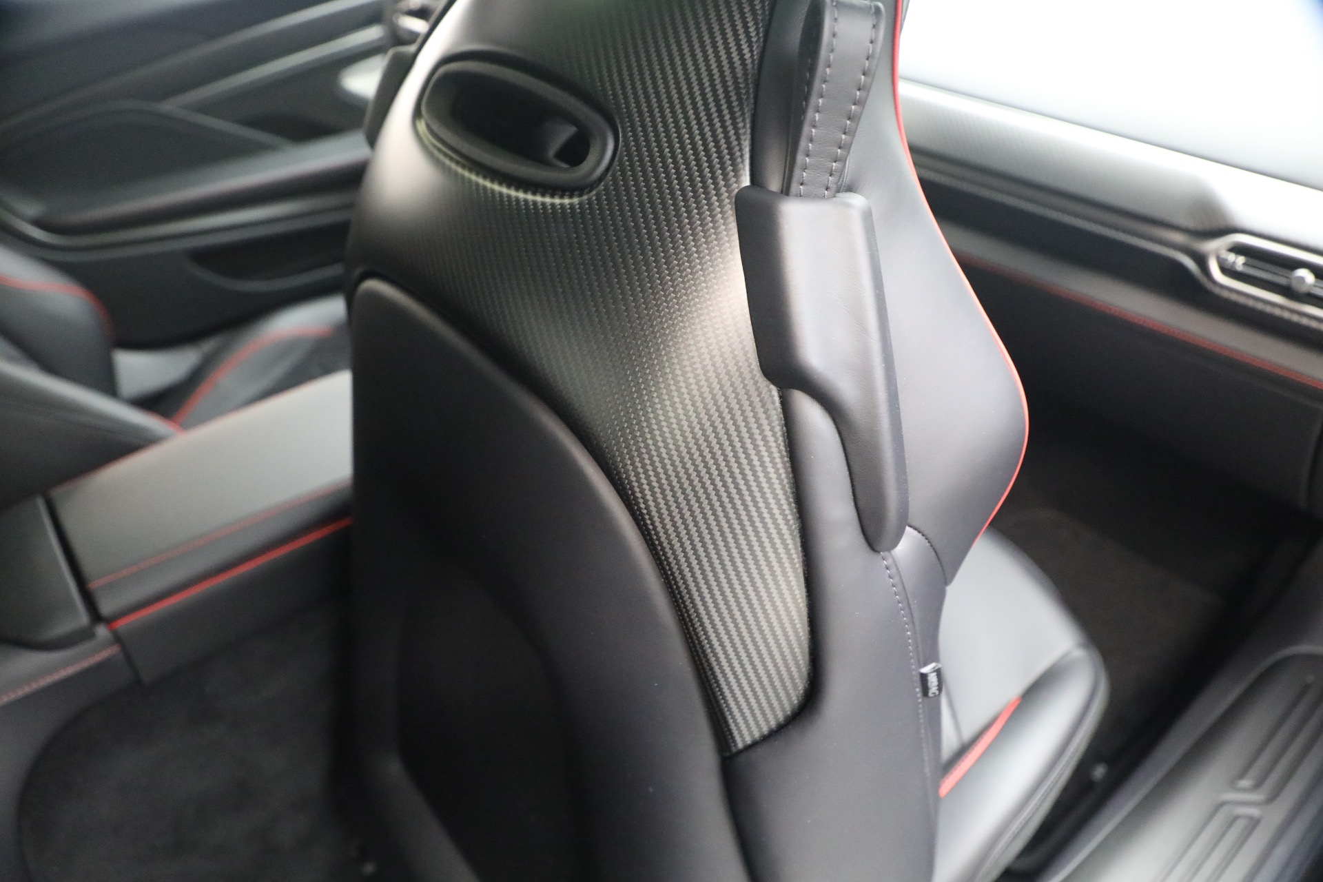 New-2026-Aston-Martin-Vanquish