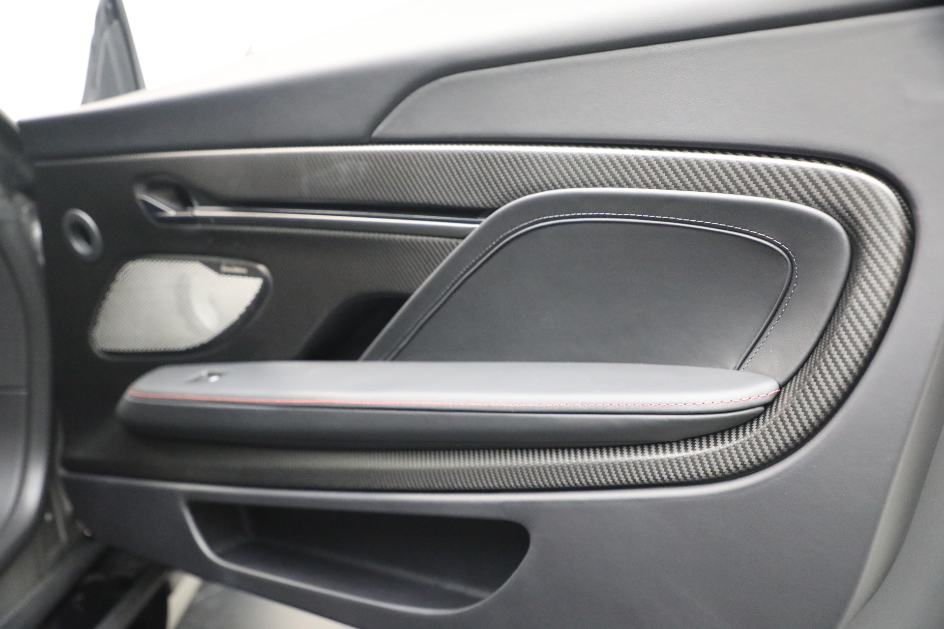 New-2026-Aston-Martin-Vanquish