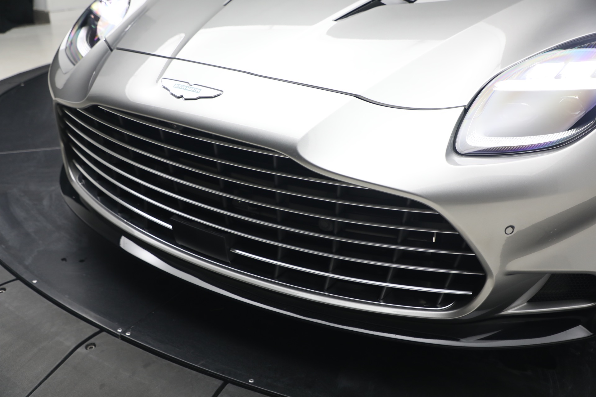 New-2026-Aston-Martin-Vanquish