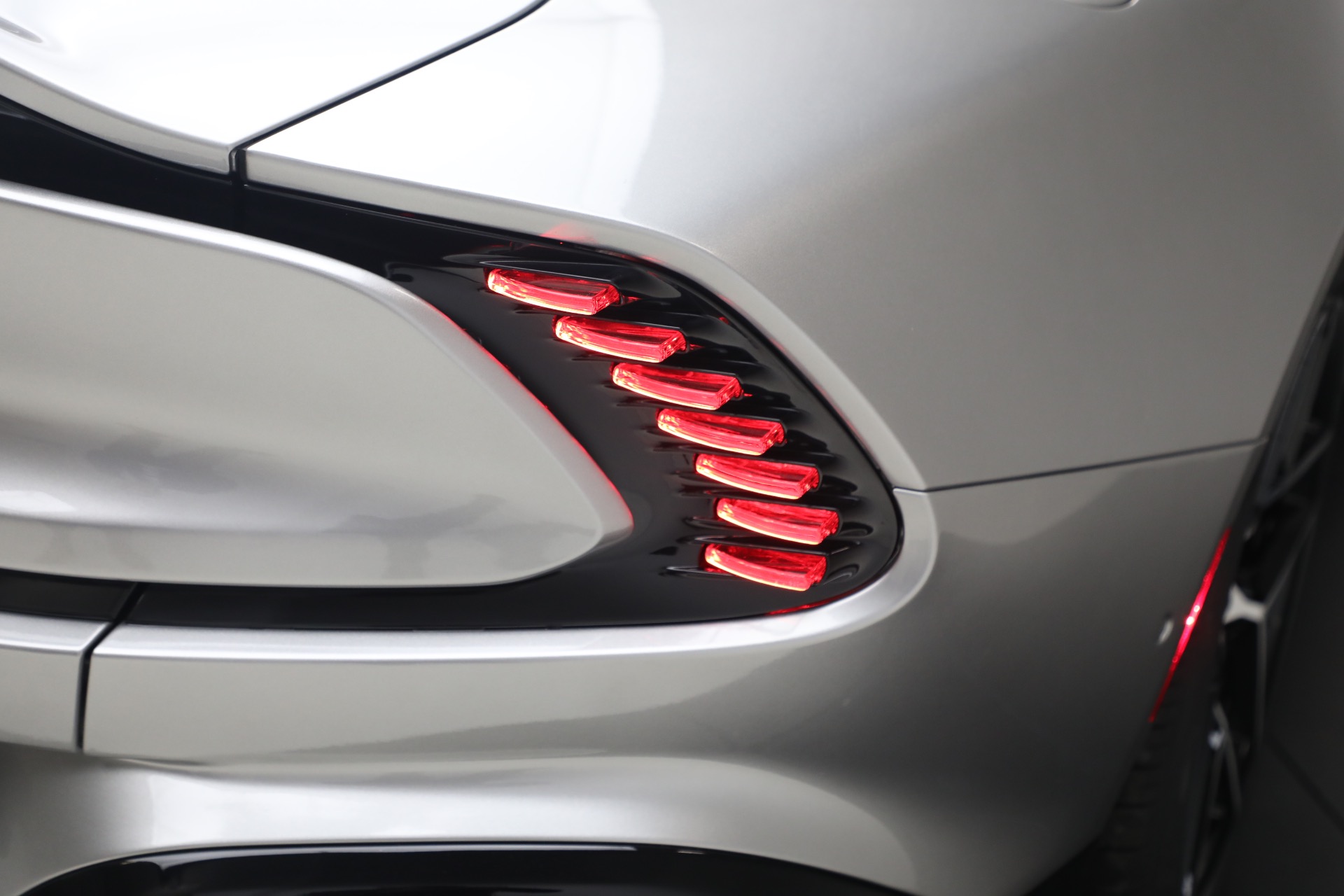 New-2026-Aston-Martin-Vanquish