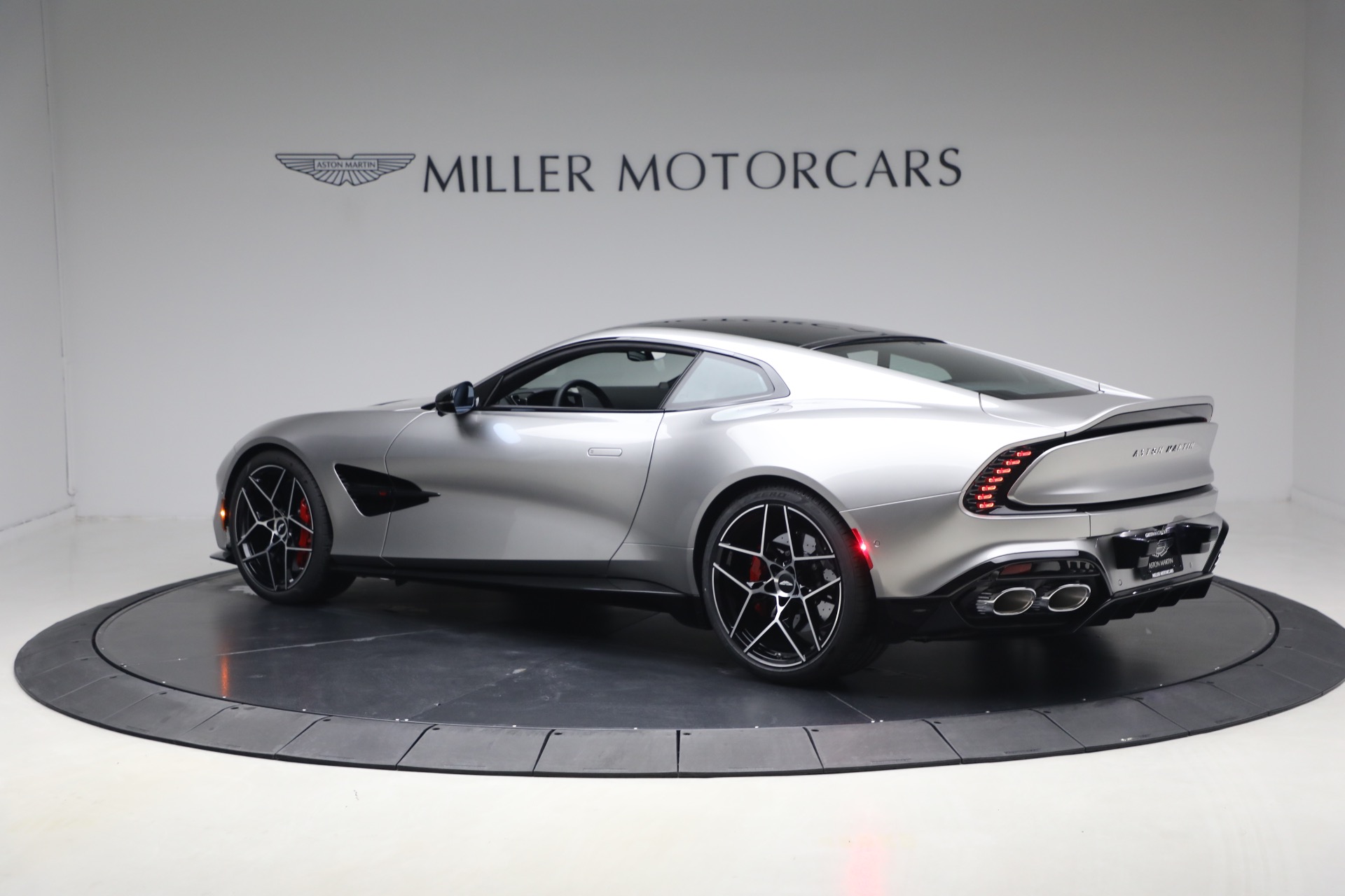 New-2026-Aston-Martin-Vanquish